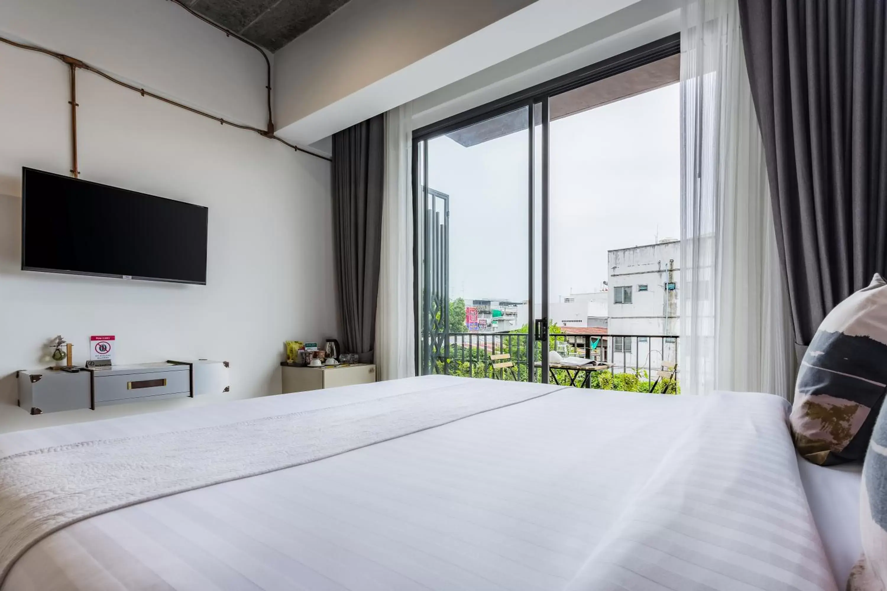 Double Room with Balcony in THE WOOD Double Room with Balcony in THE WOOD