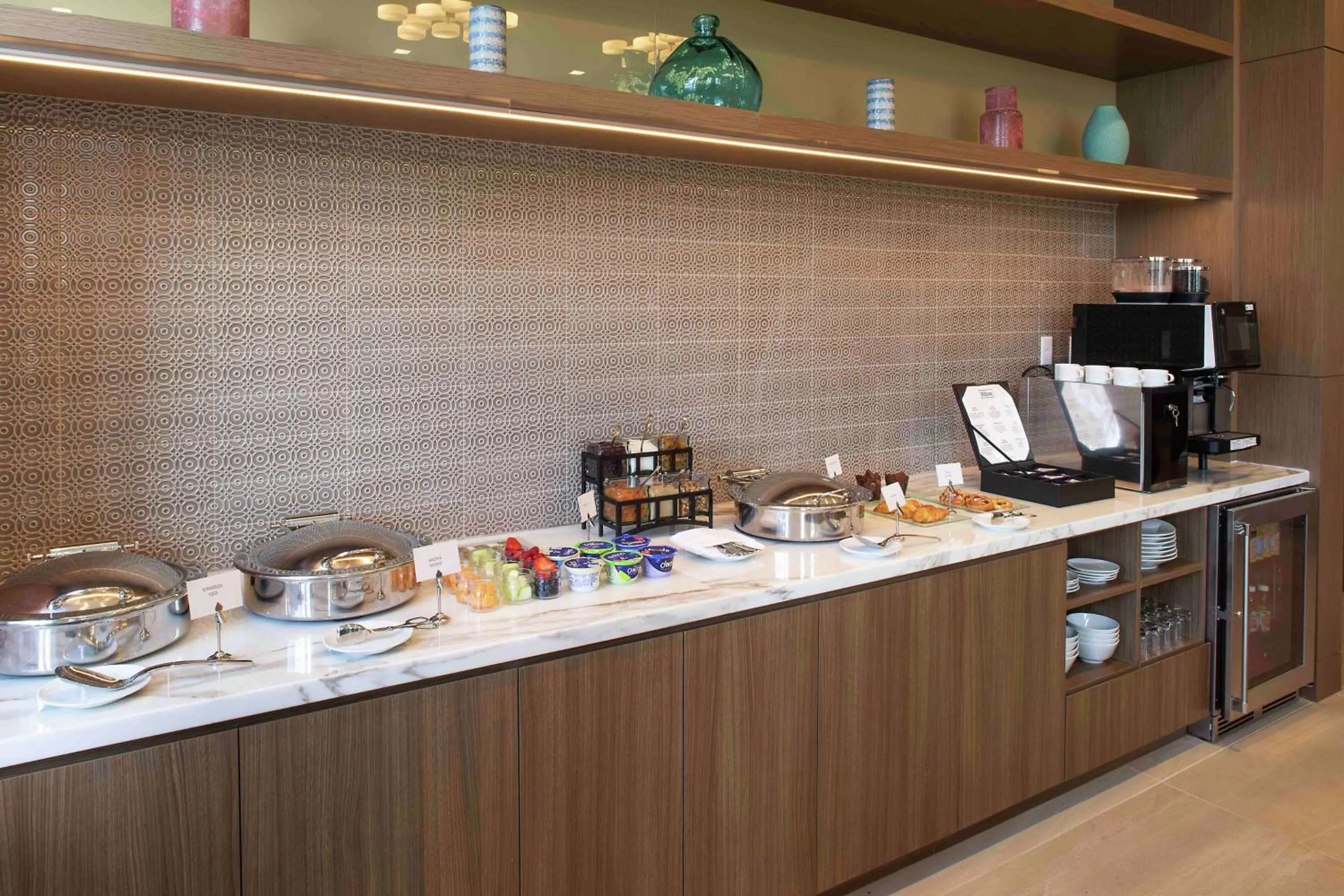 Restaurant/places to eat in Hilton Miami Dadeland