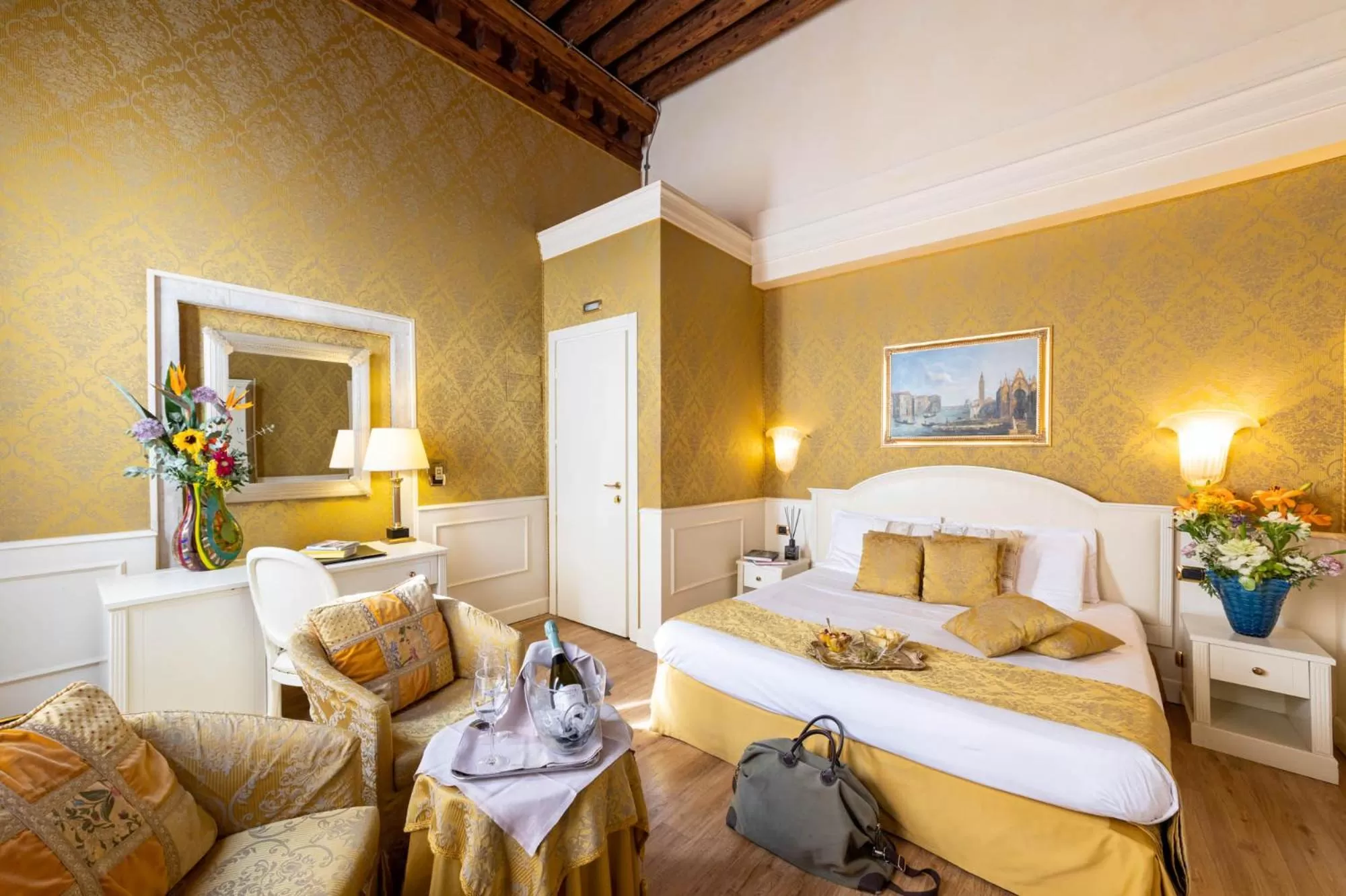 Bed in Duodo Palace Hotel