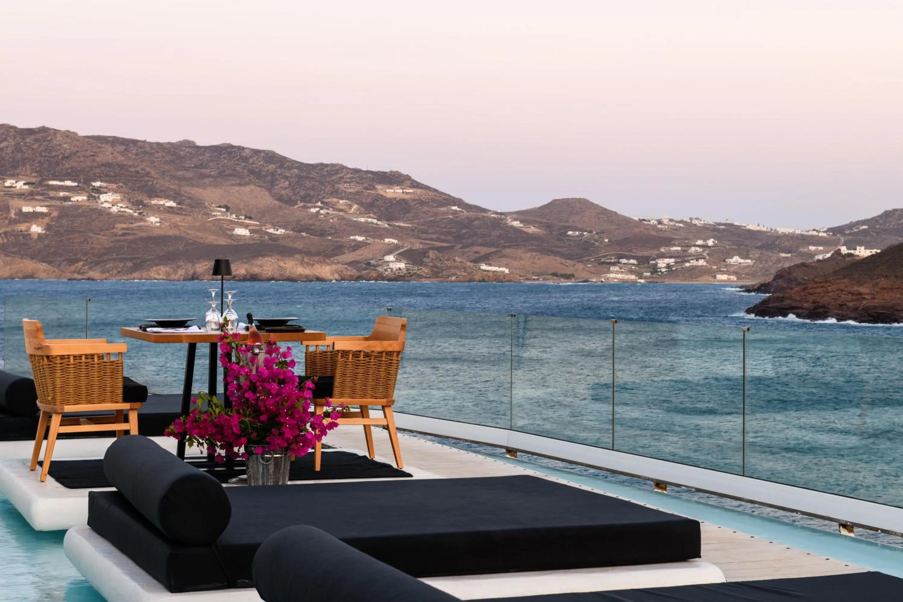 Restaurant/places to eat in Panormos Village Hotel