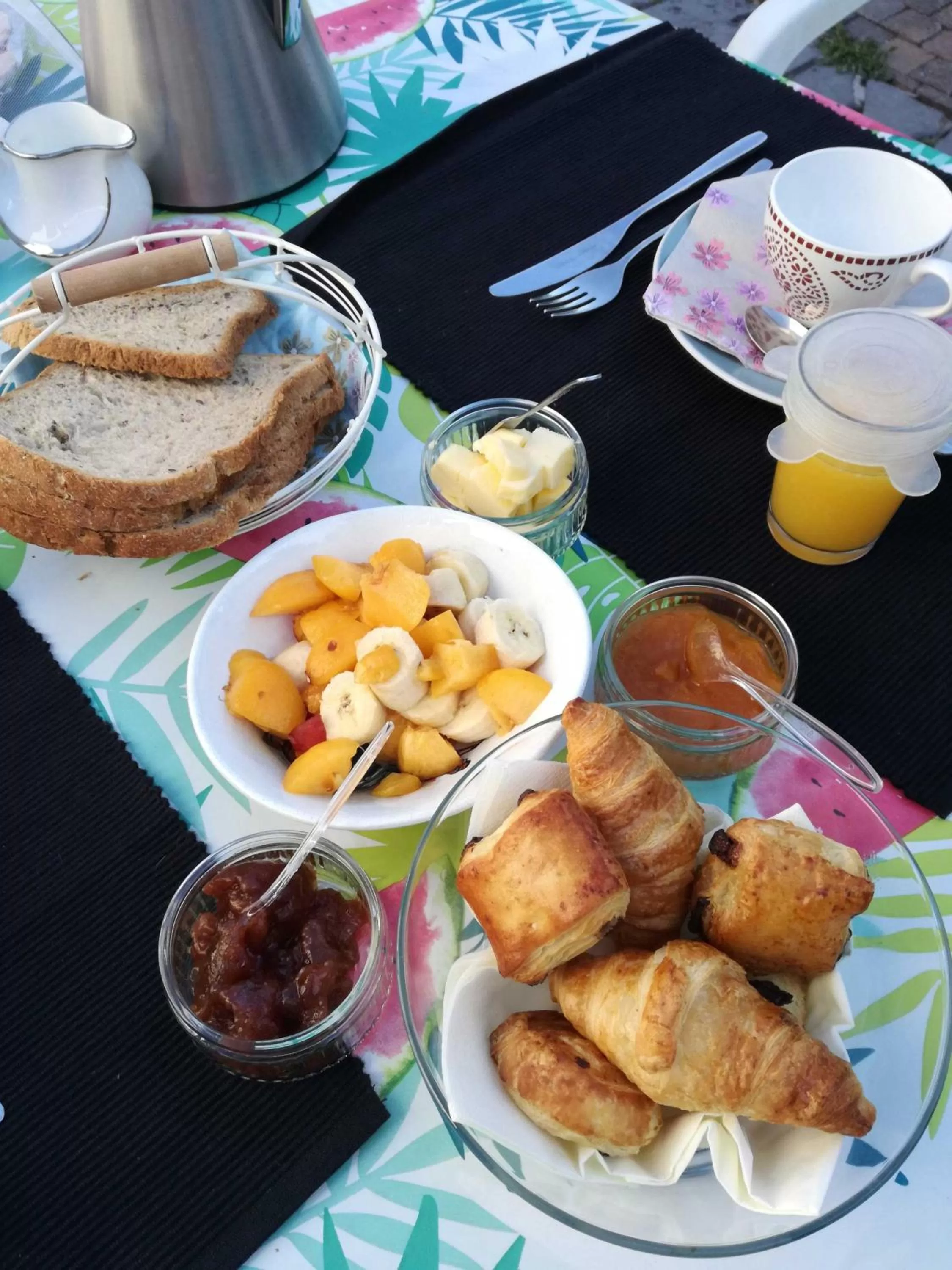 Continental breakfast in B and B Comme chez soi