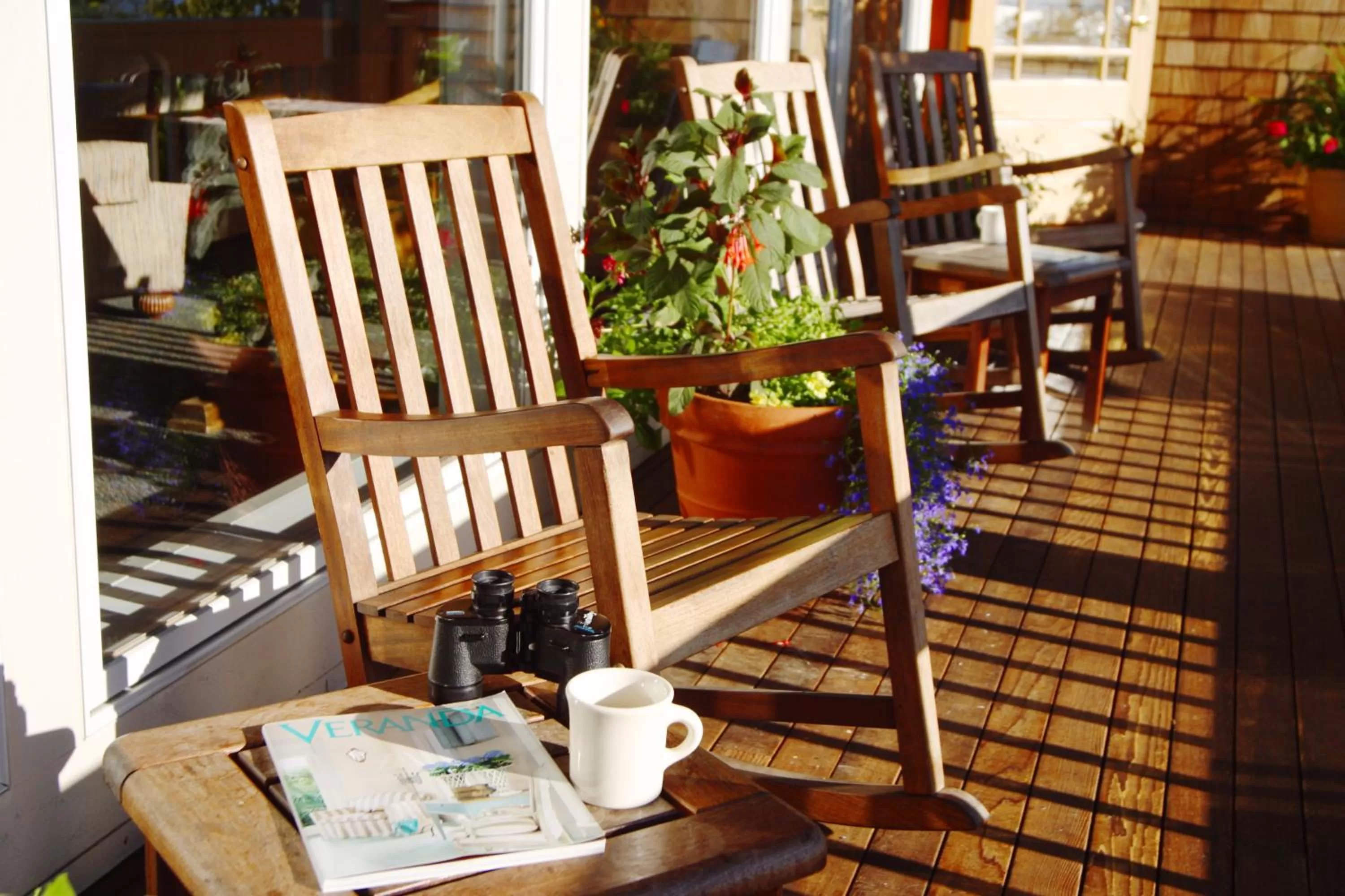Patio in Saratoga Inn