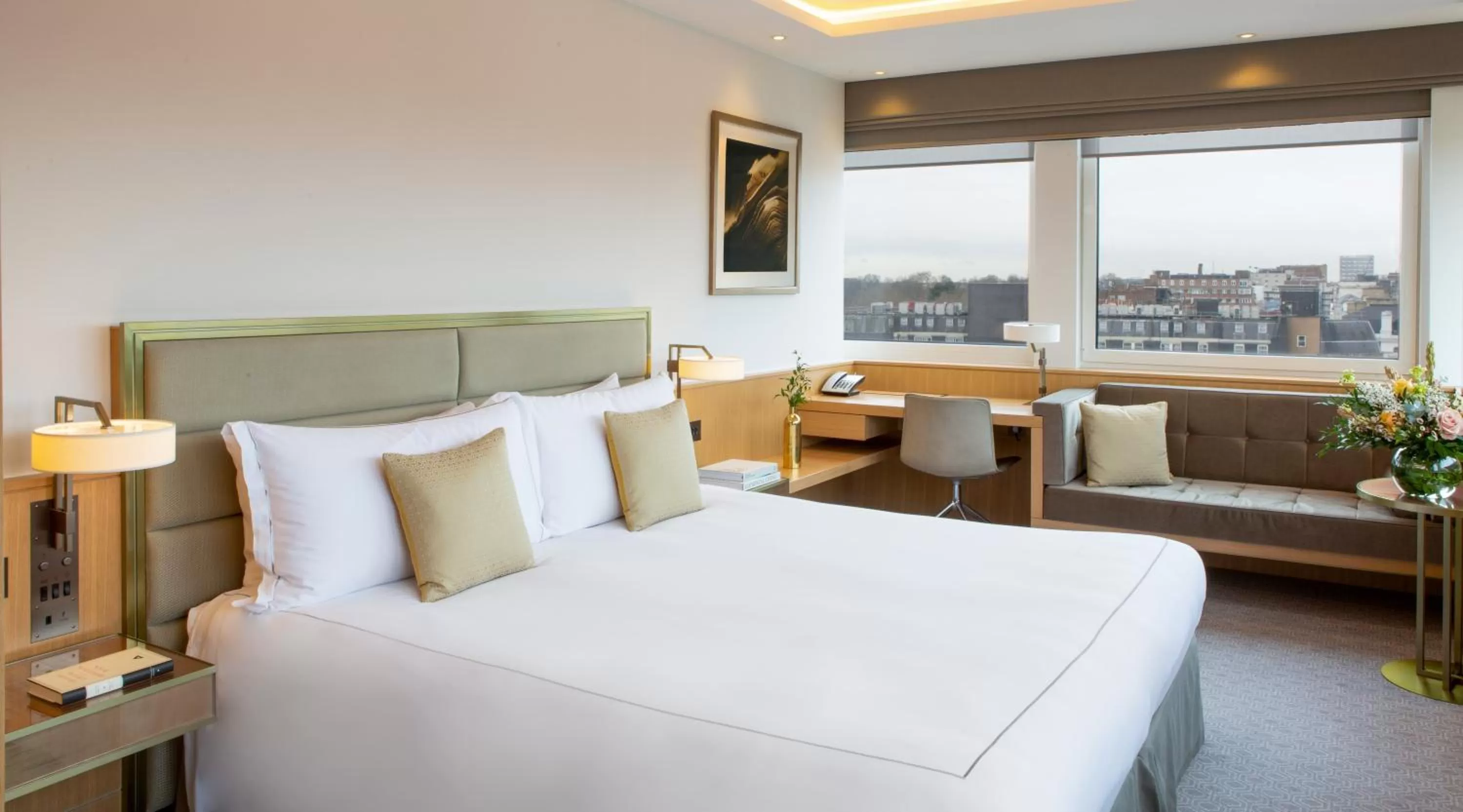 Bedroom, Bed in Royal Lancaster London