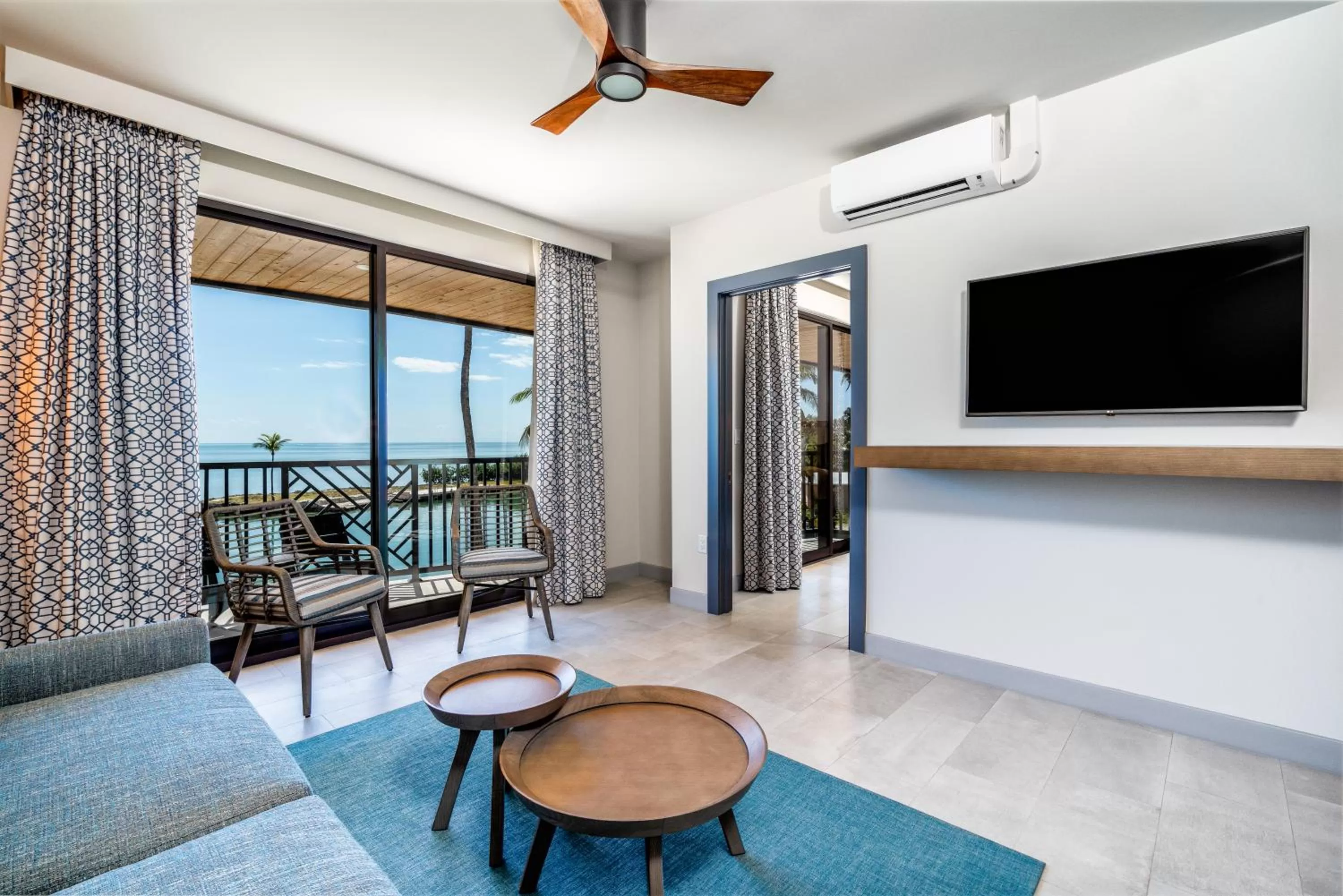 Living room in Chesapeake Beach Resort
