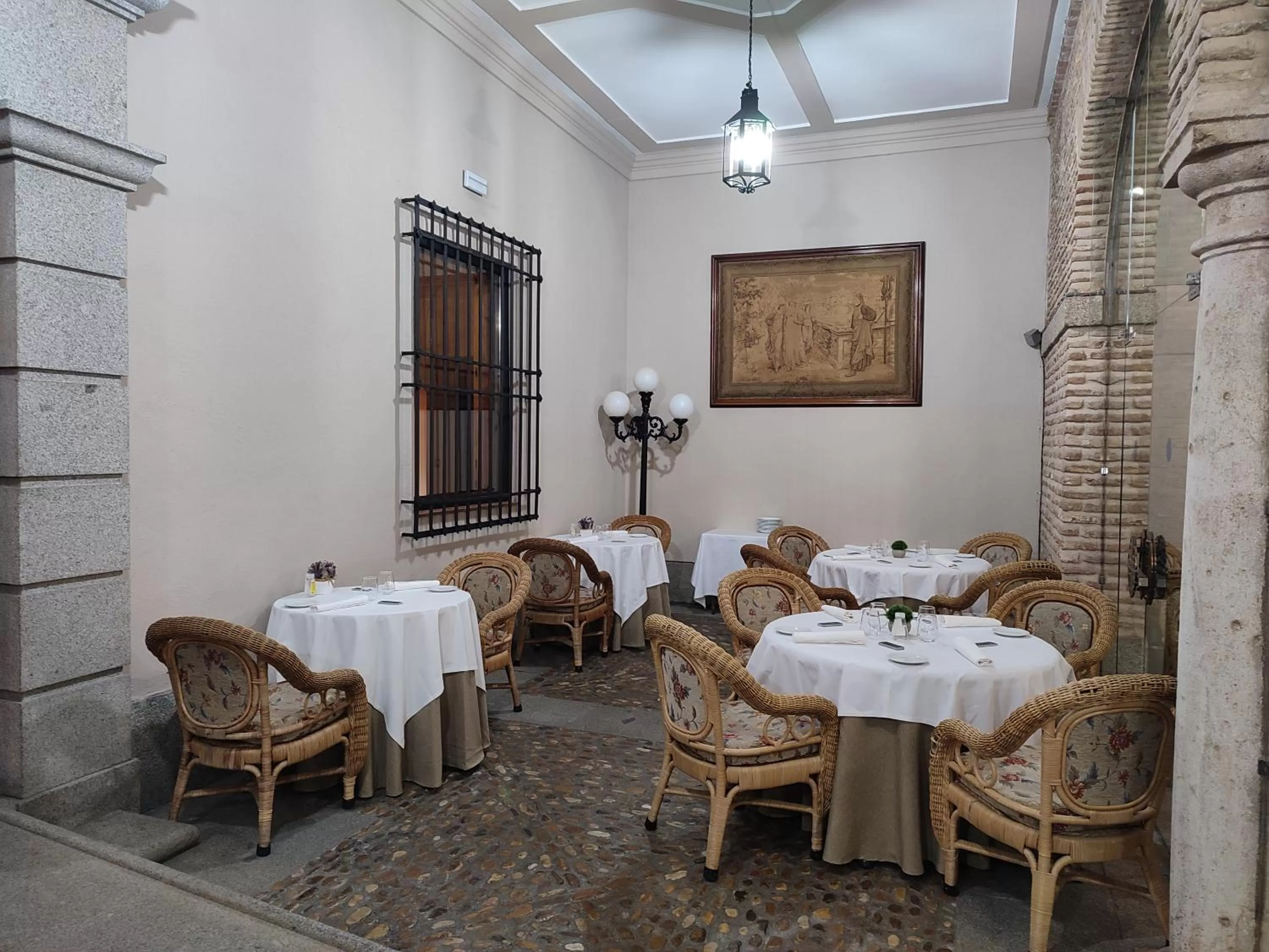 Restaurant/places to eat in Hotel Maria Cristina