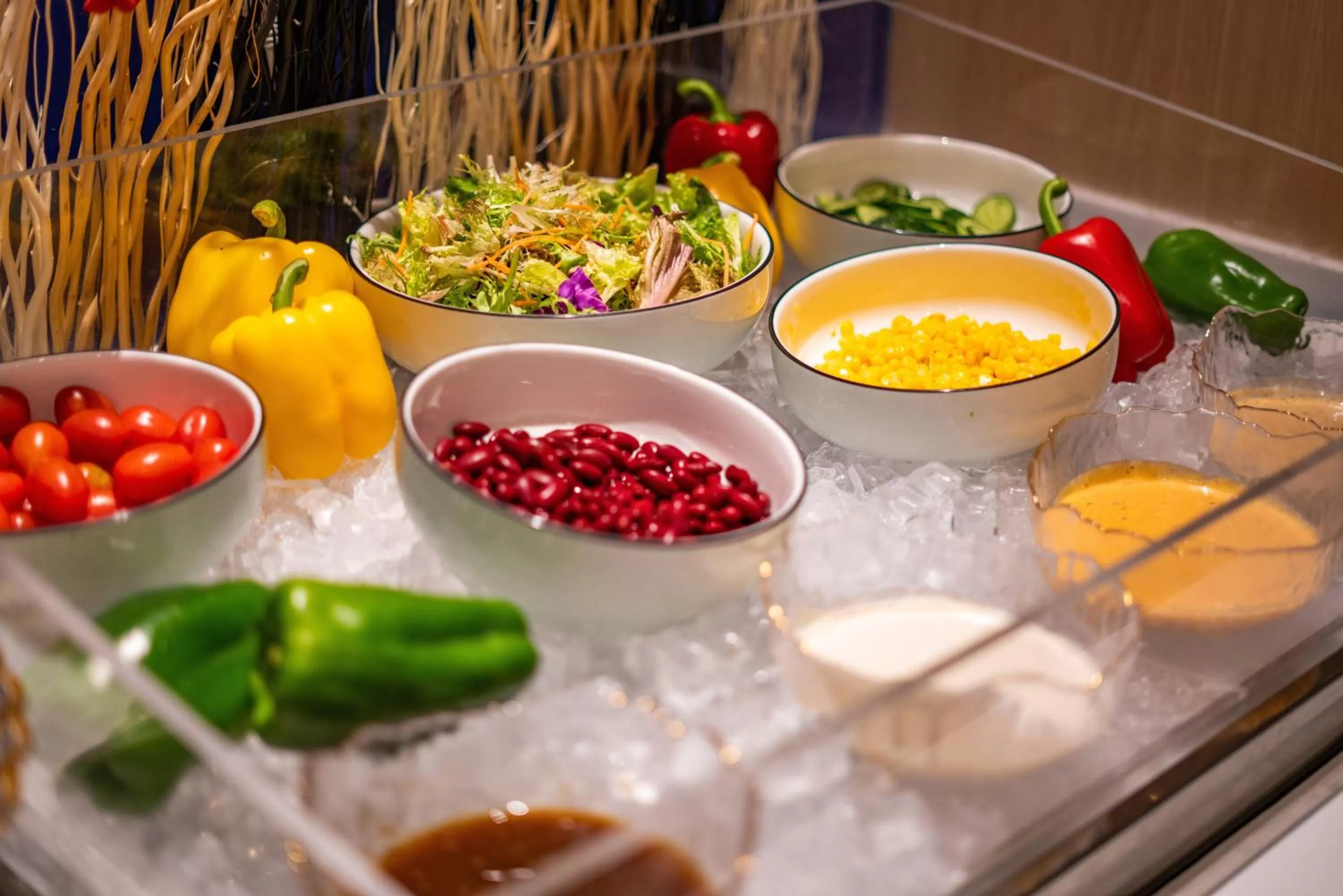 Restaurant/places to eat in Holiday Inn Express Hangzhou Westlake East by IHG