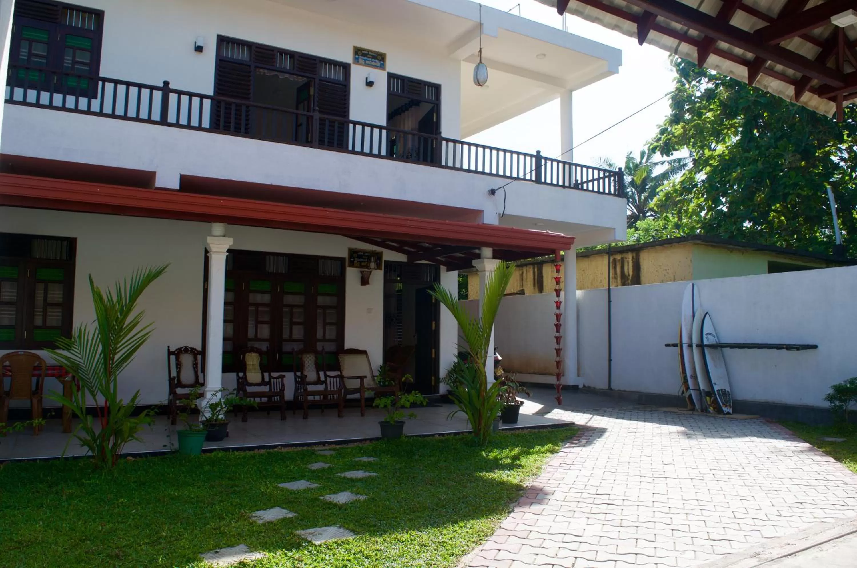 Facade/entrance in New Ocean Vibes Ahangama