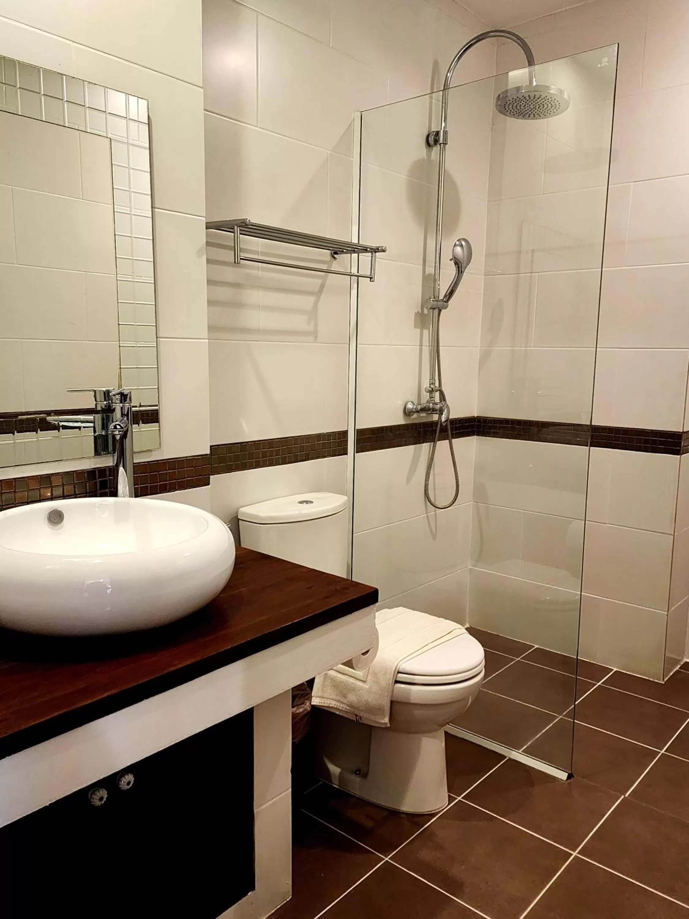 Shower in The Peaberry Boutique Hotel