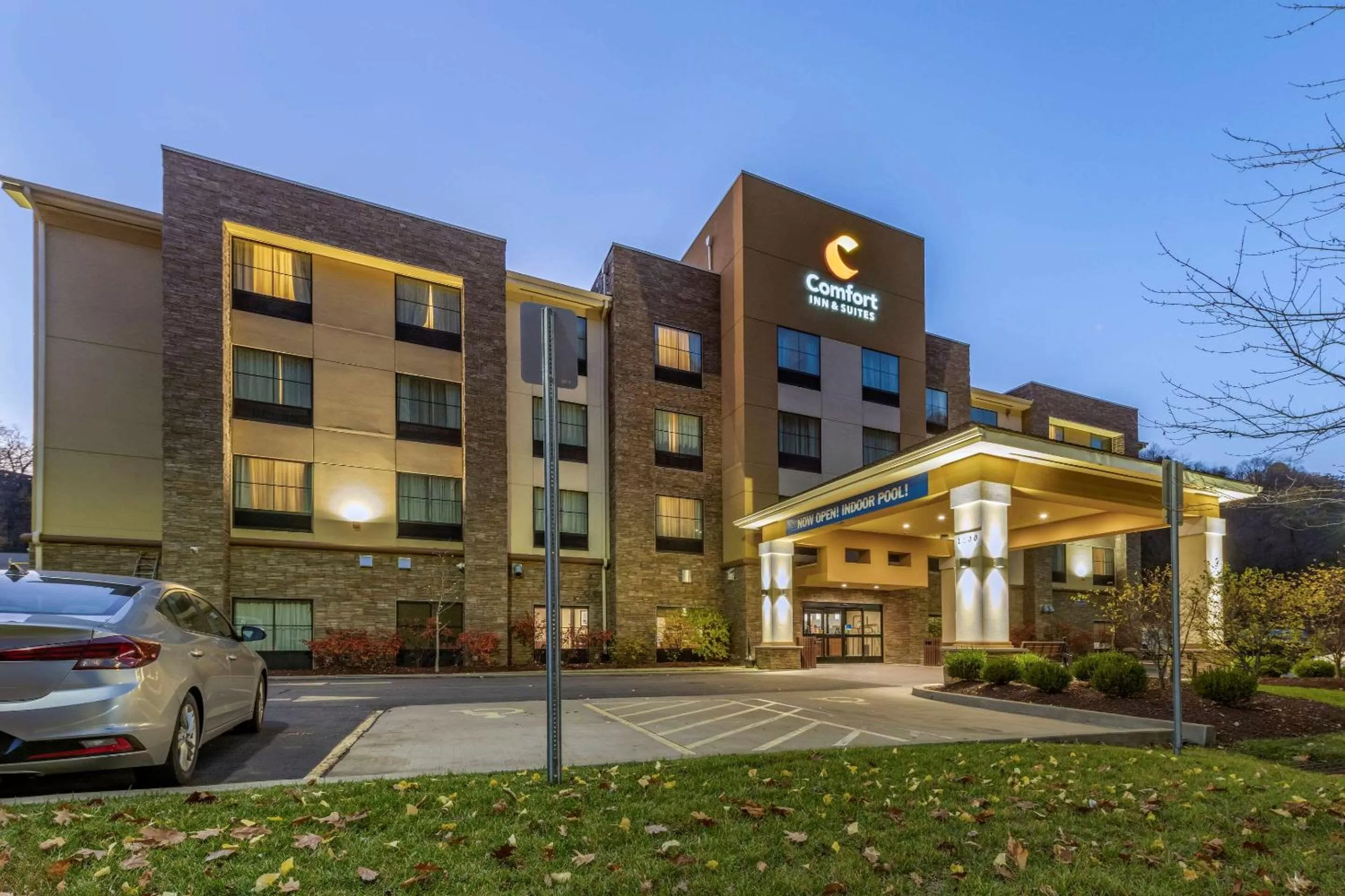Property building in Comfort Inn & Suites Pittsburgh South