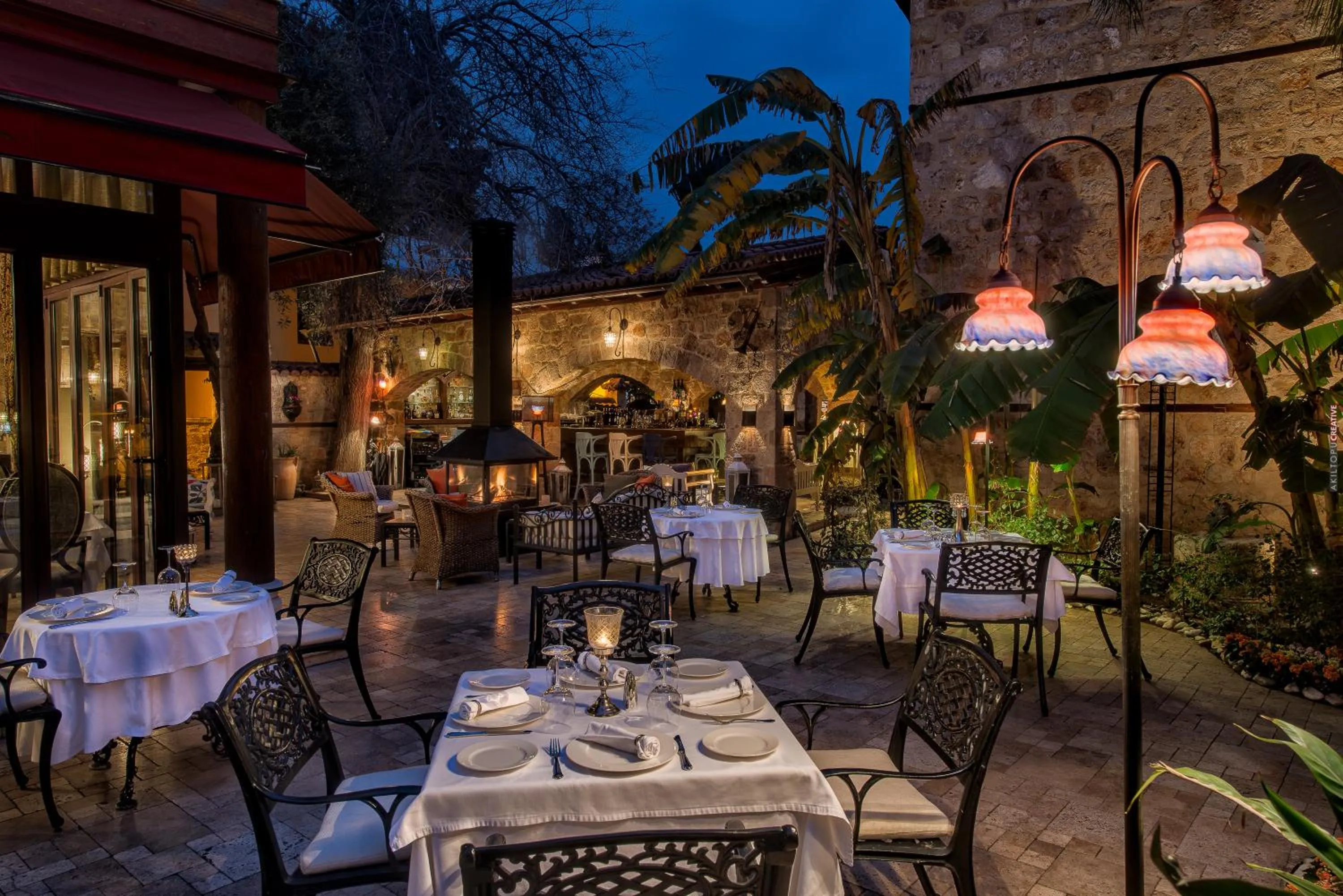 Restaurant/places to eat in Tuvana Hotel
