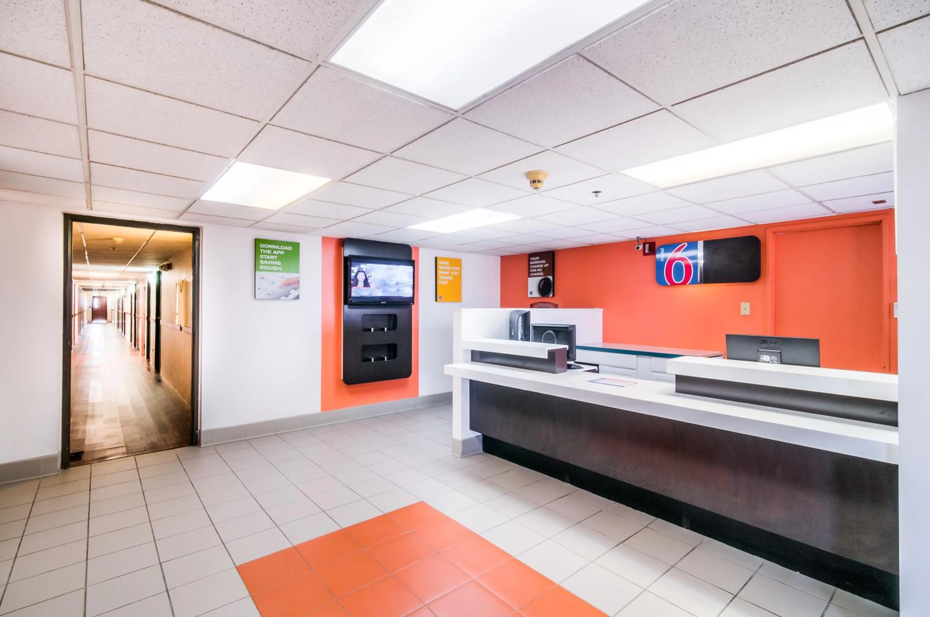 Lobby or reception in Motel 6-Lansing, IL - Chicago South