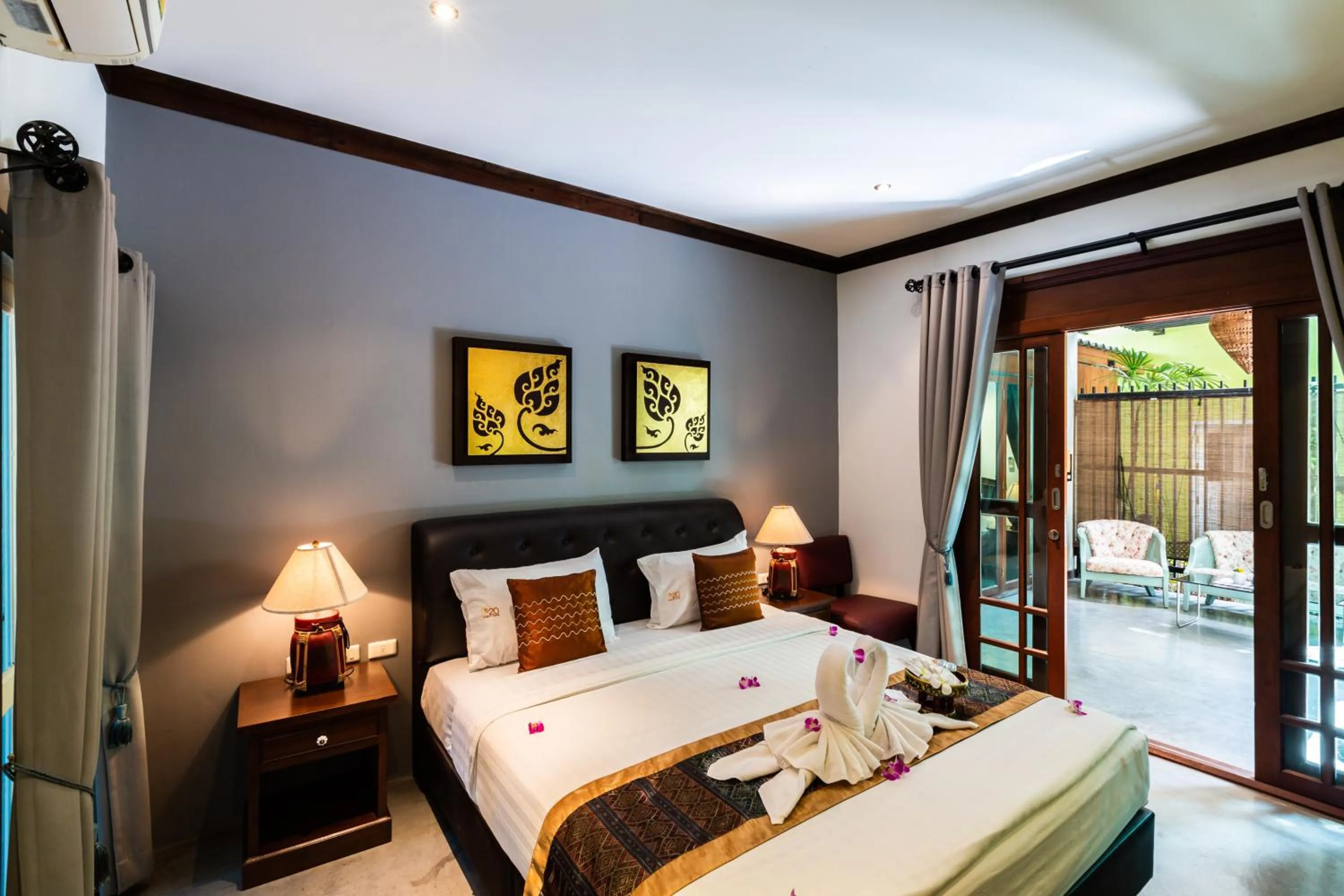 Bed in The Twenty Lodge