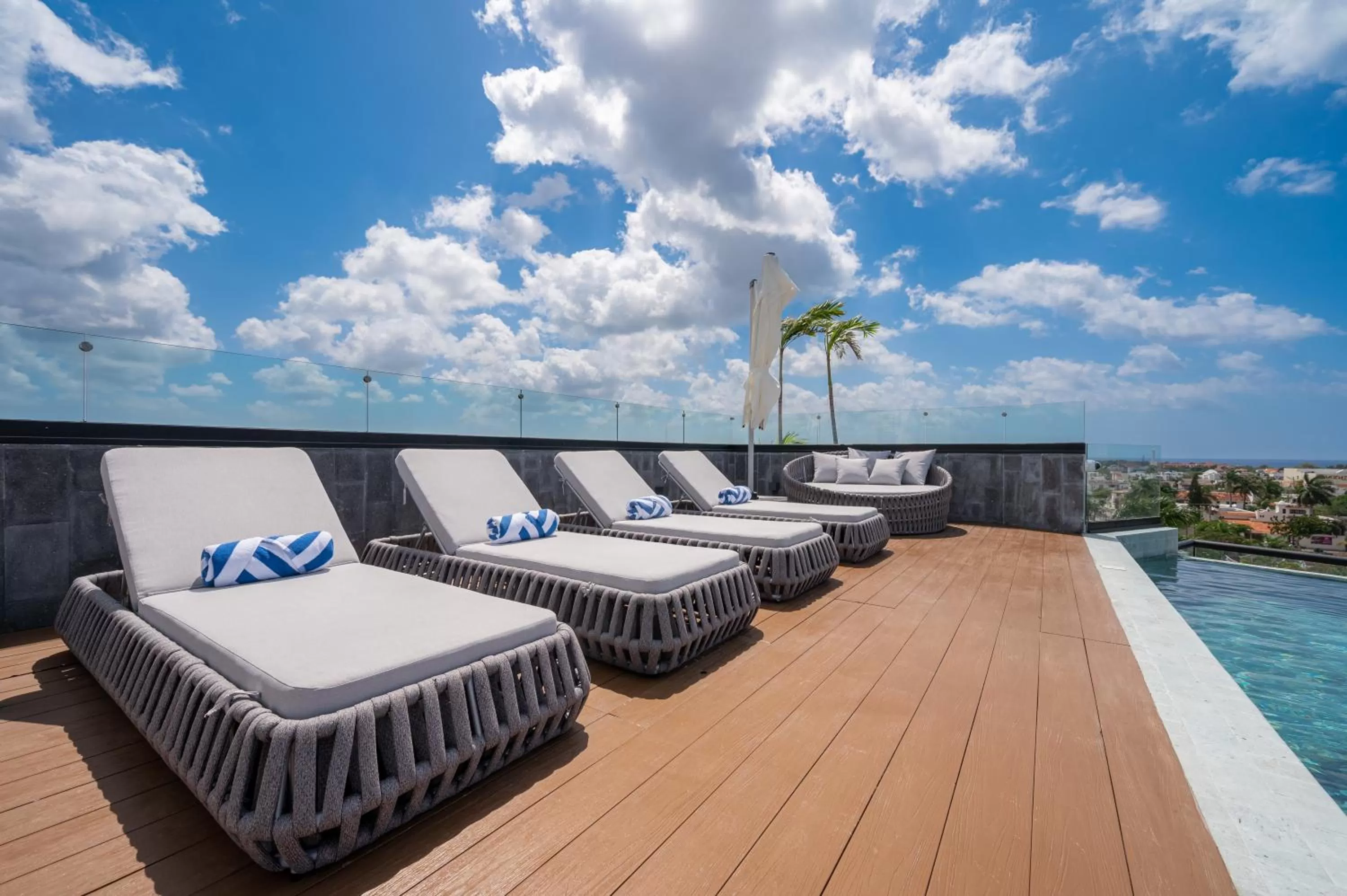 Swimming pool in Kippal - Modern Oasis - ApartHotel