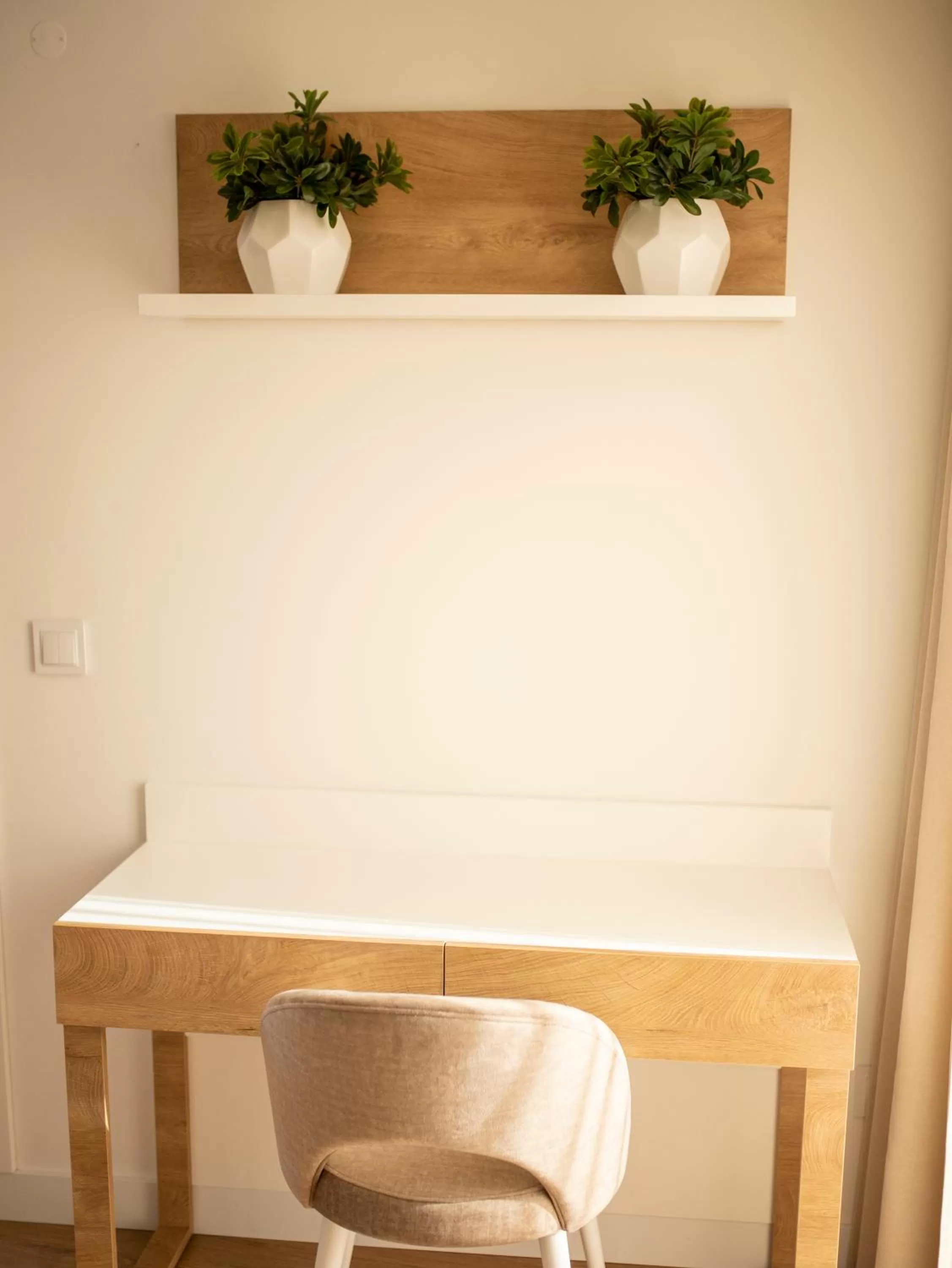 hair dresser in Coração do Tua Hotel