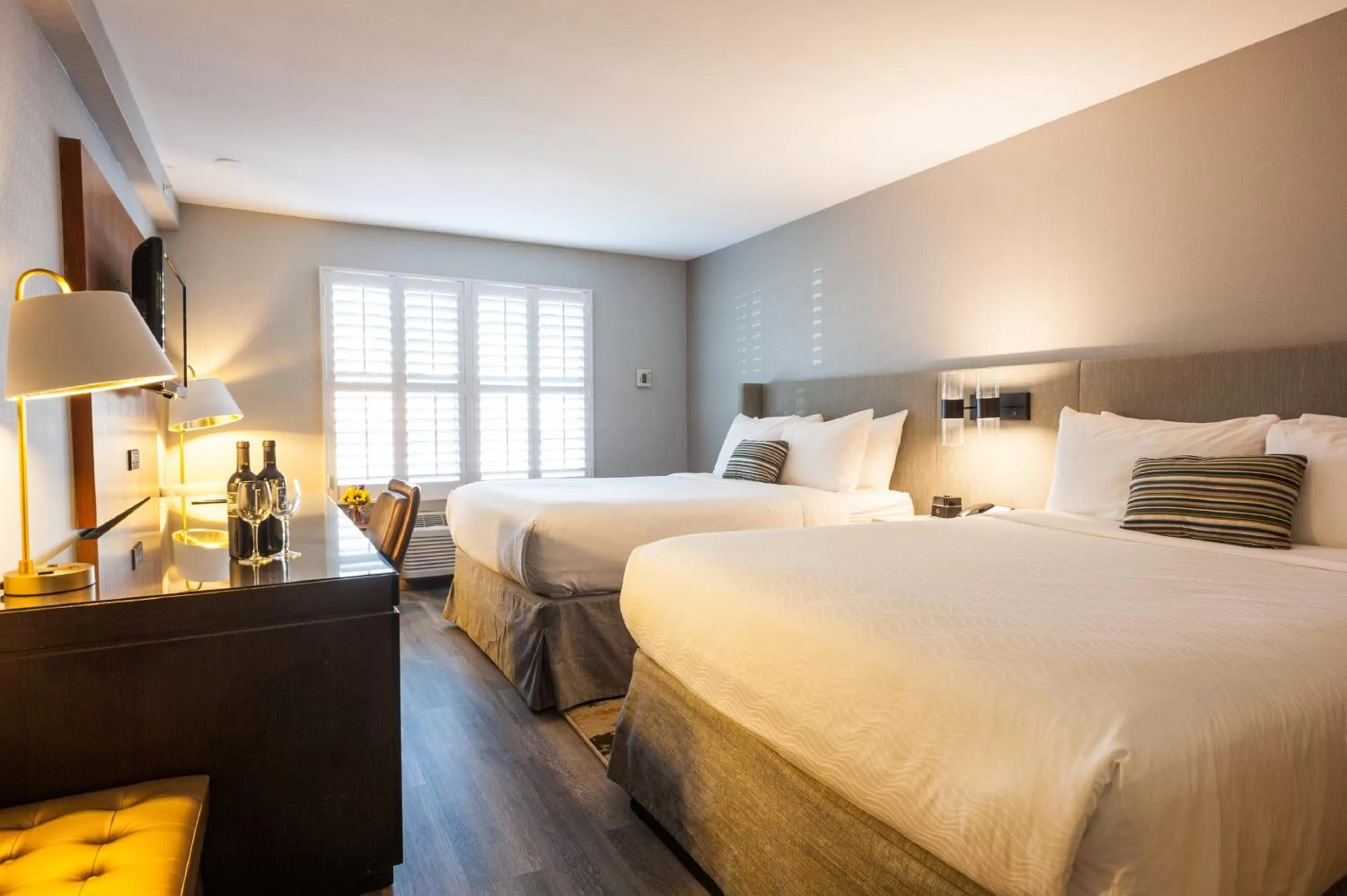 Photo of the whole room, Bed in Hotel Indigo Napa Valley by IHG