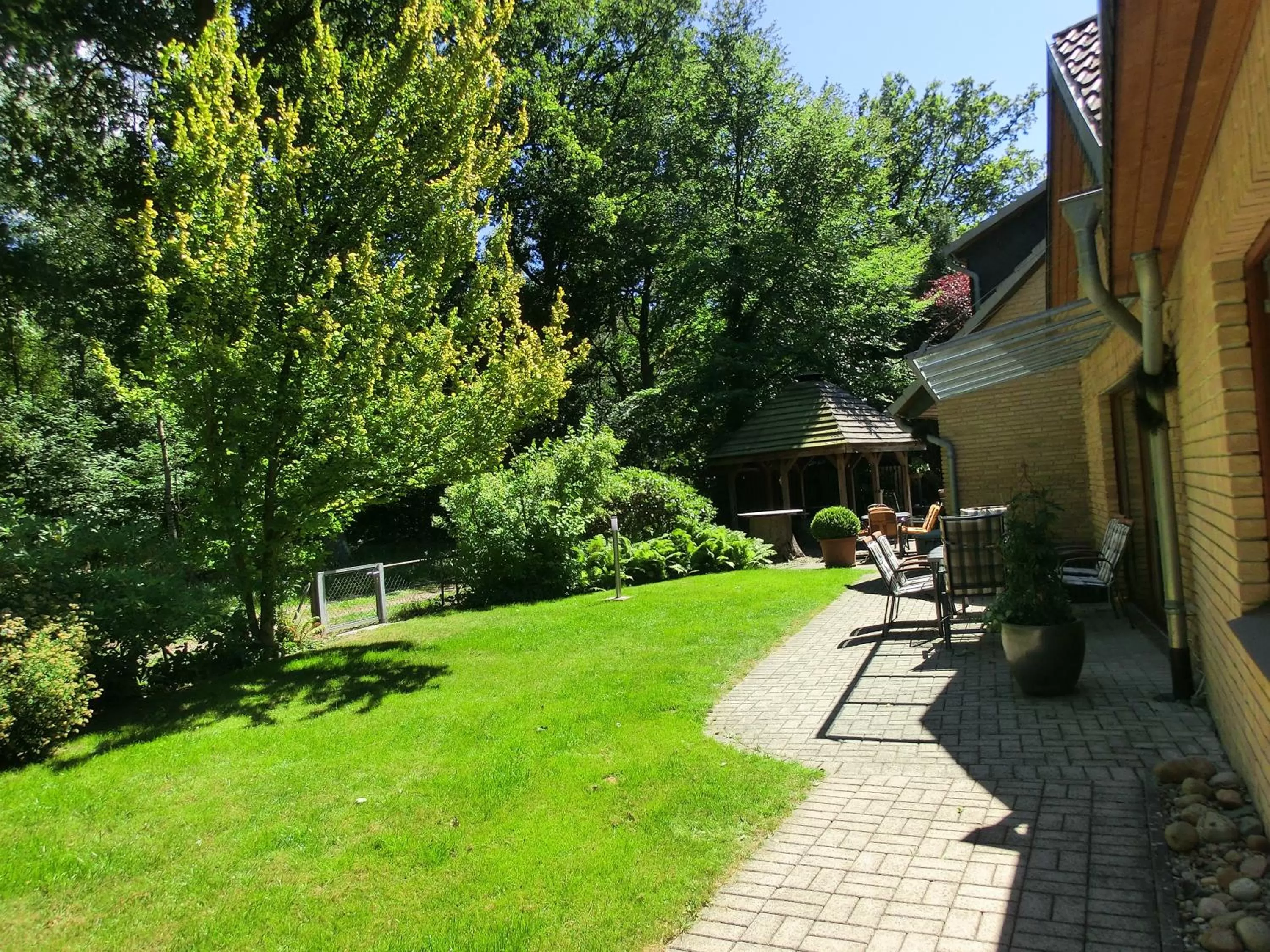 Patio, Garden in Ullas Gästehaus