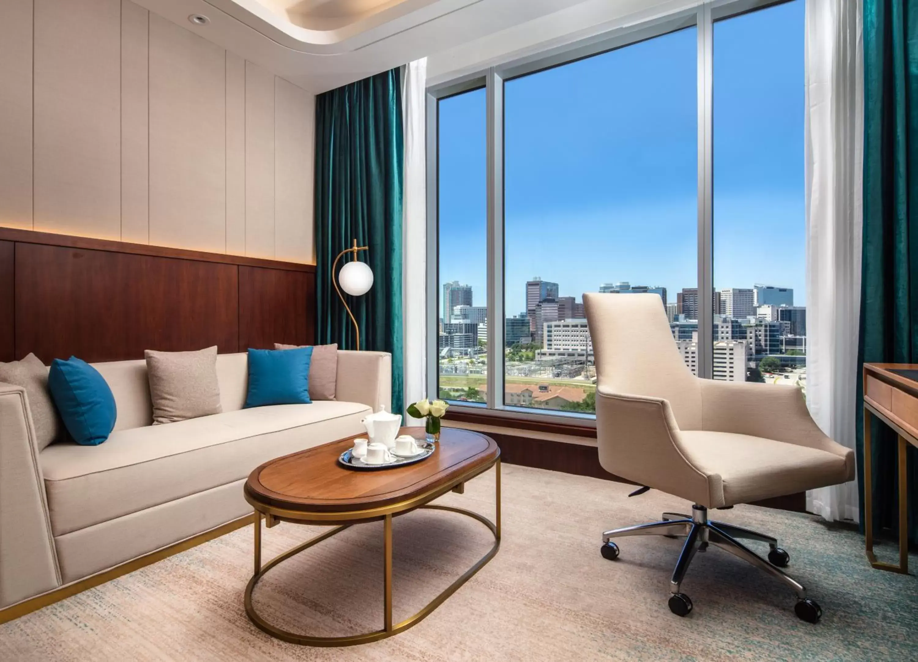 Premium ADA 1 King Studio with bath in Blossom Hotel Houston, Curio Collection by Hilton Premium ADA 1 King Studio with bath in Blossom Hotel Houston, Curio Collection by Hilton