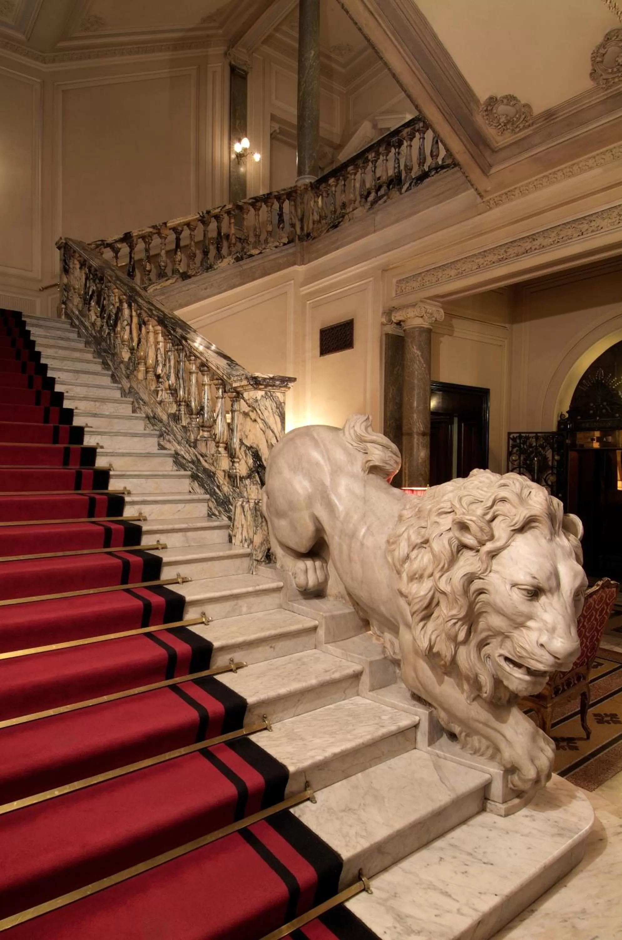 Lobby or reception in Grand Hotel Plaza