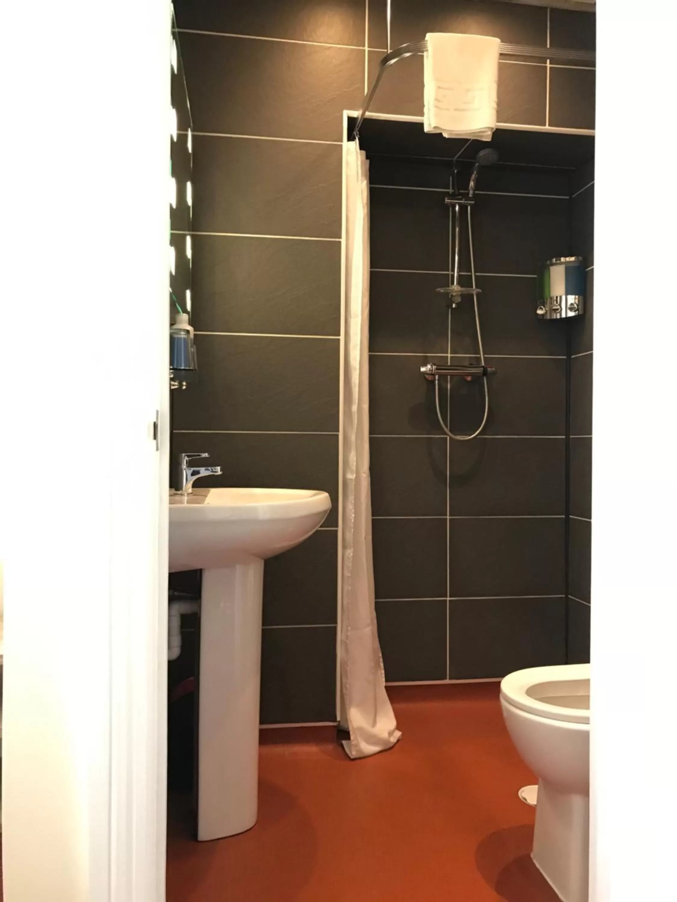 Shower in Cassandra Guest House