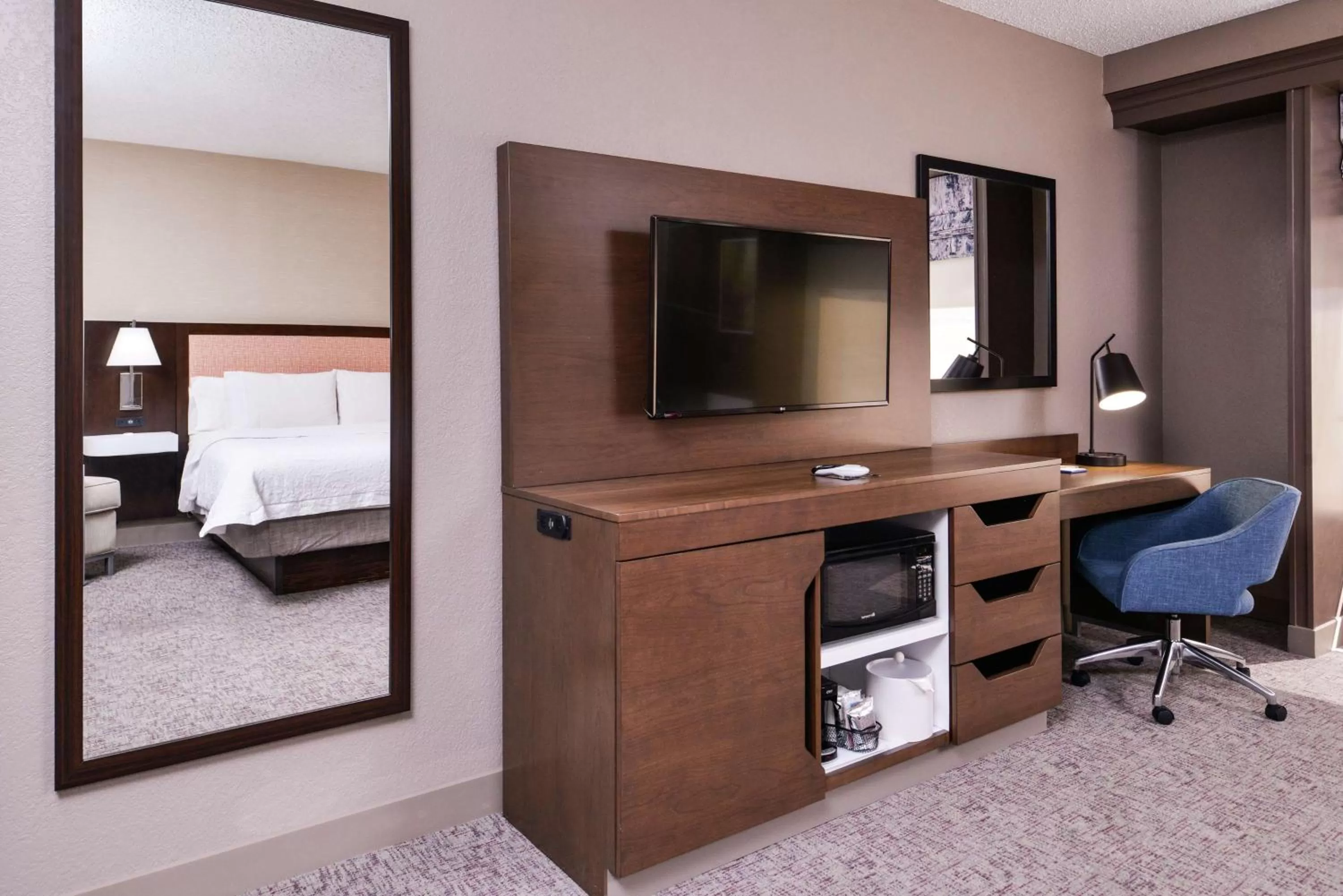 Bedroom, Bed in Hampton Inn Albuquerque - University/Midtown