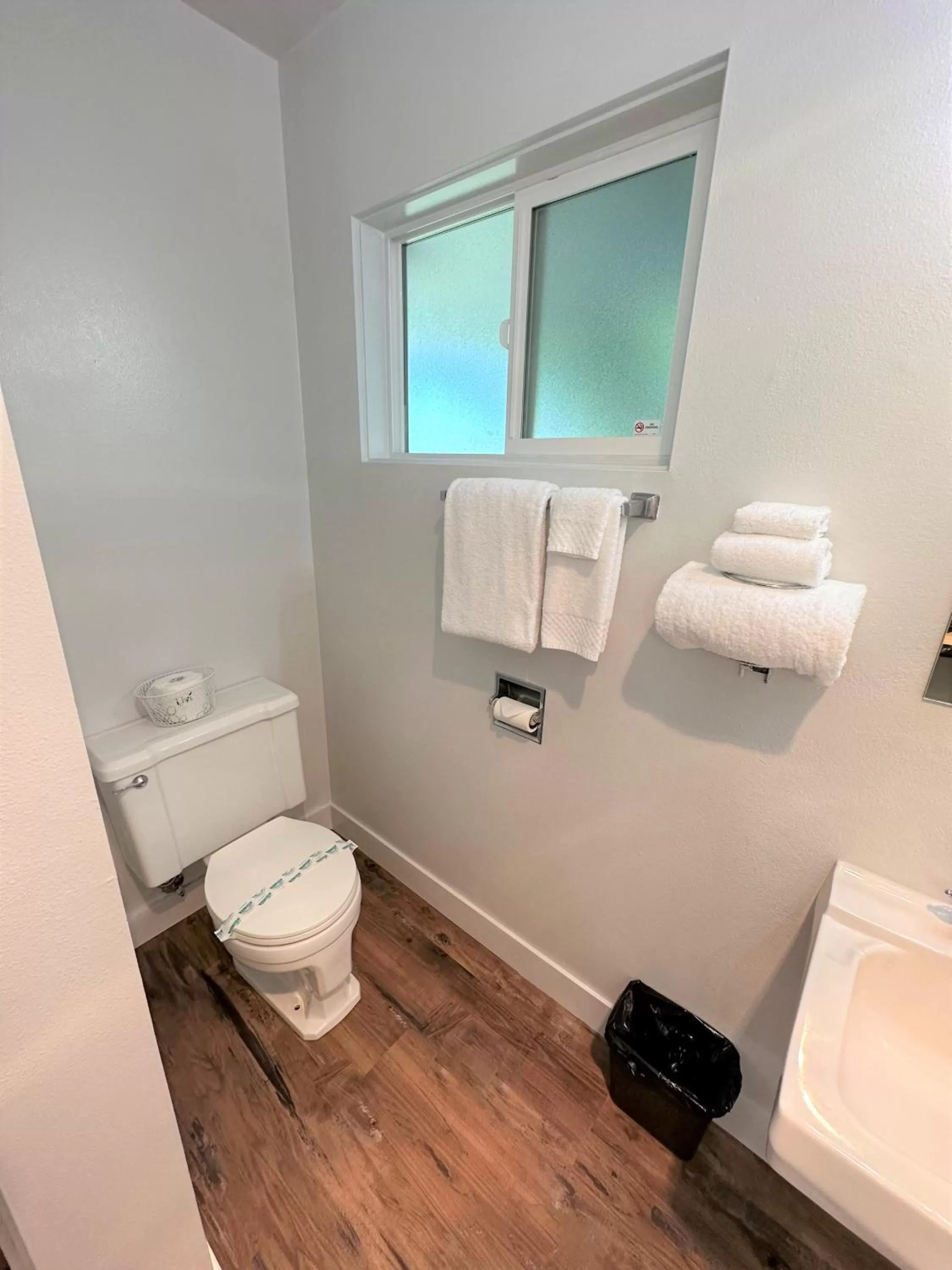 Bathroom in Myrtle Lane Inn
