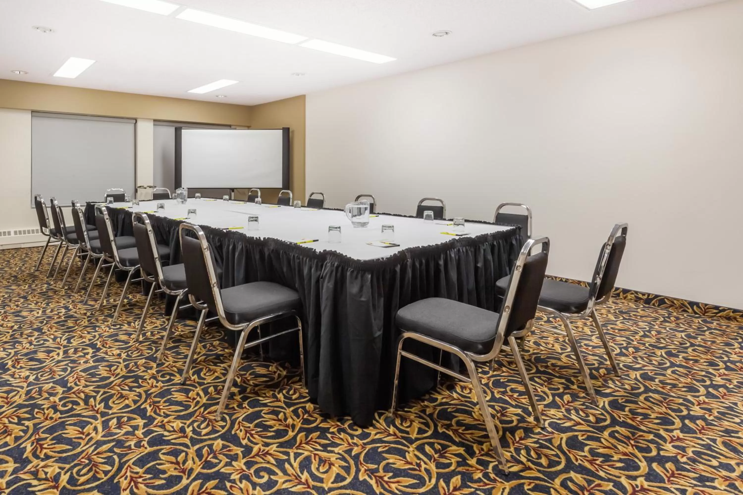 Banquet/Function facilities in Super 8 by Wyndham Sherwood Park/Edmonton Area