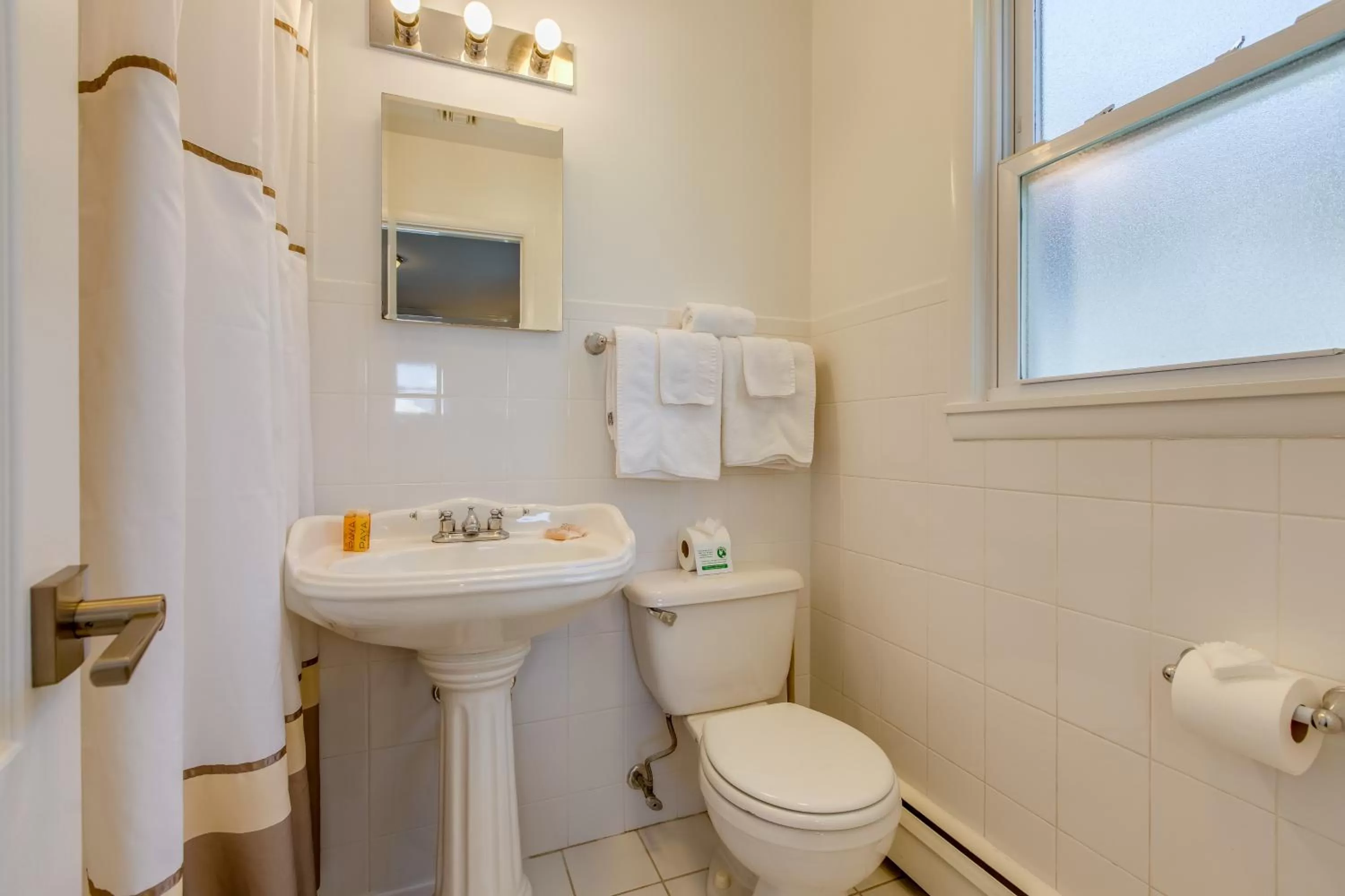 Bathroom in Colonial Shores Resort