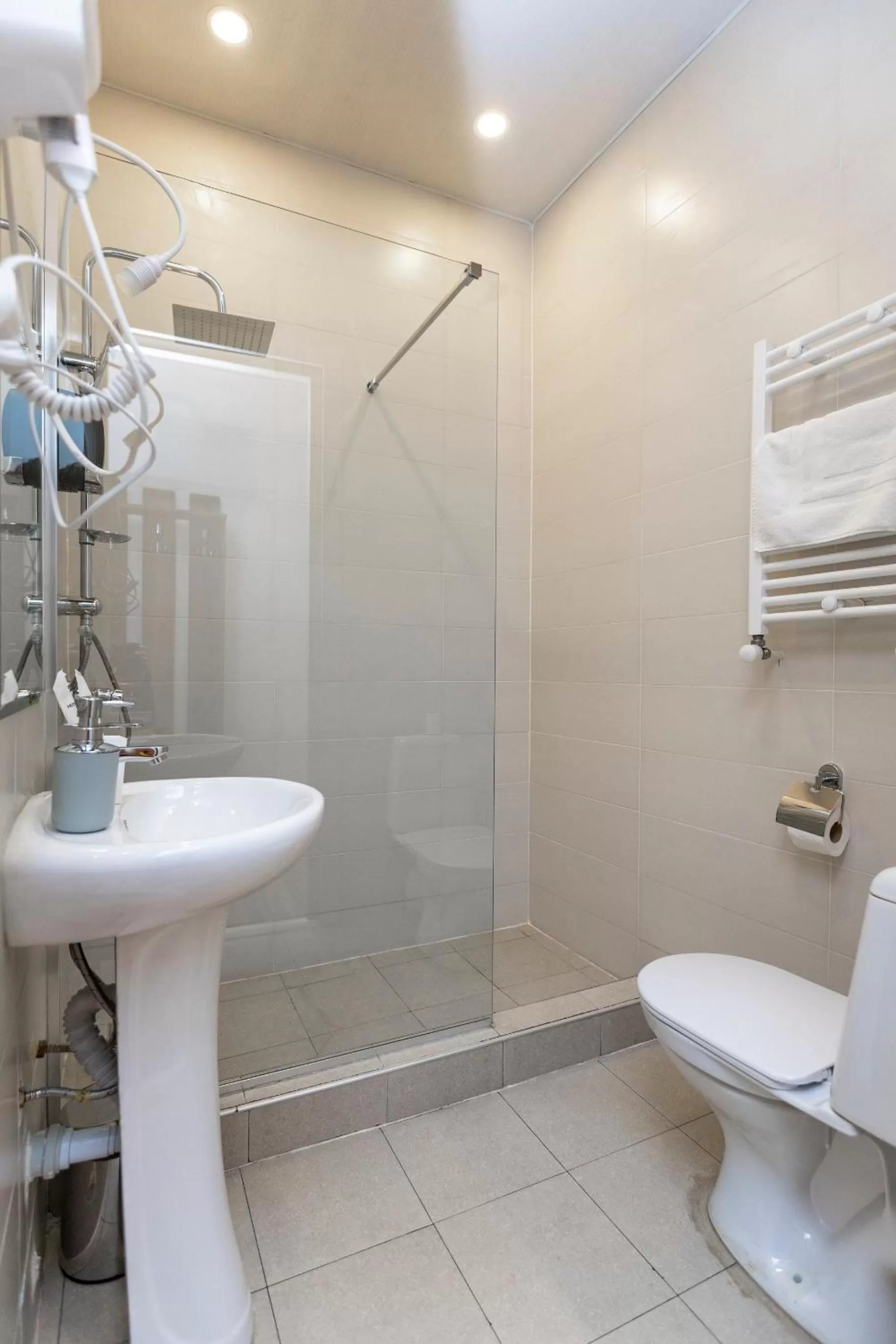 Shower, Bathroom in Hotello