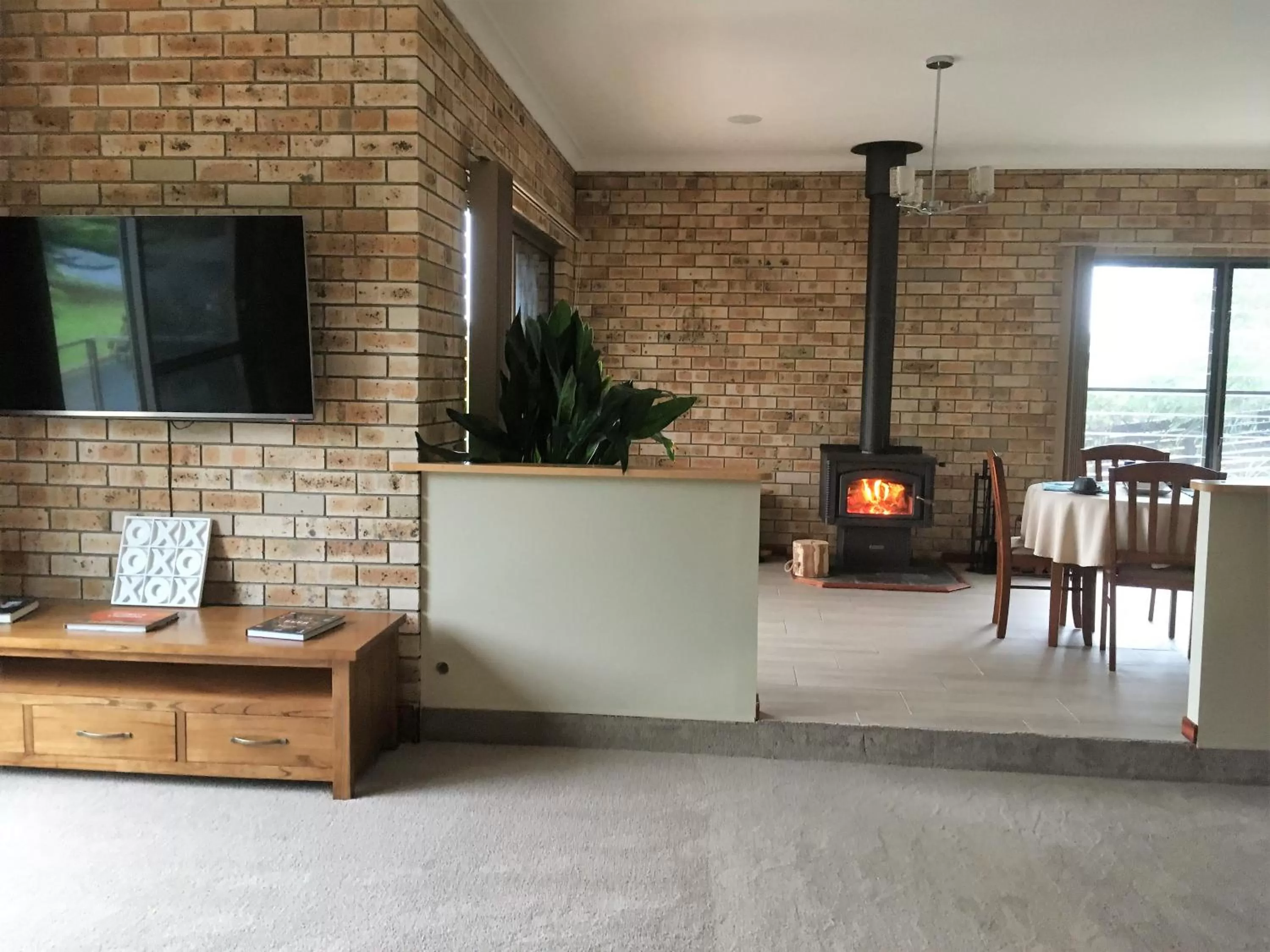 Communal lounge/ TV room in Riverside Rest Nambucca Heads
