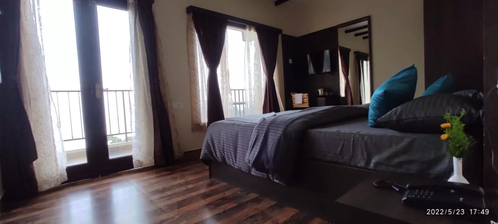 Photo of the whole room, Bed in Cloud Walk