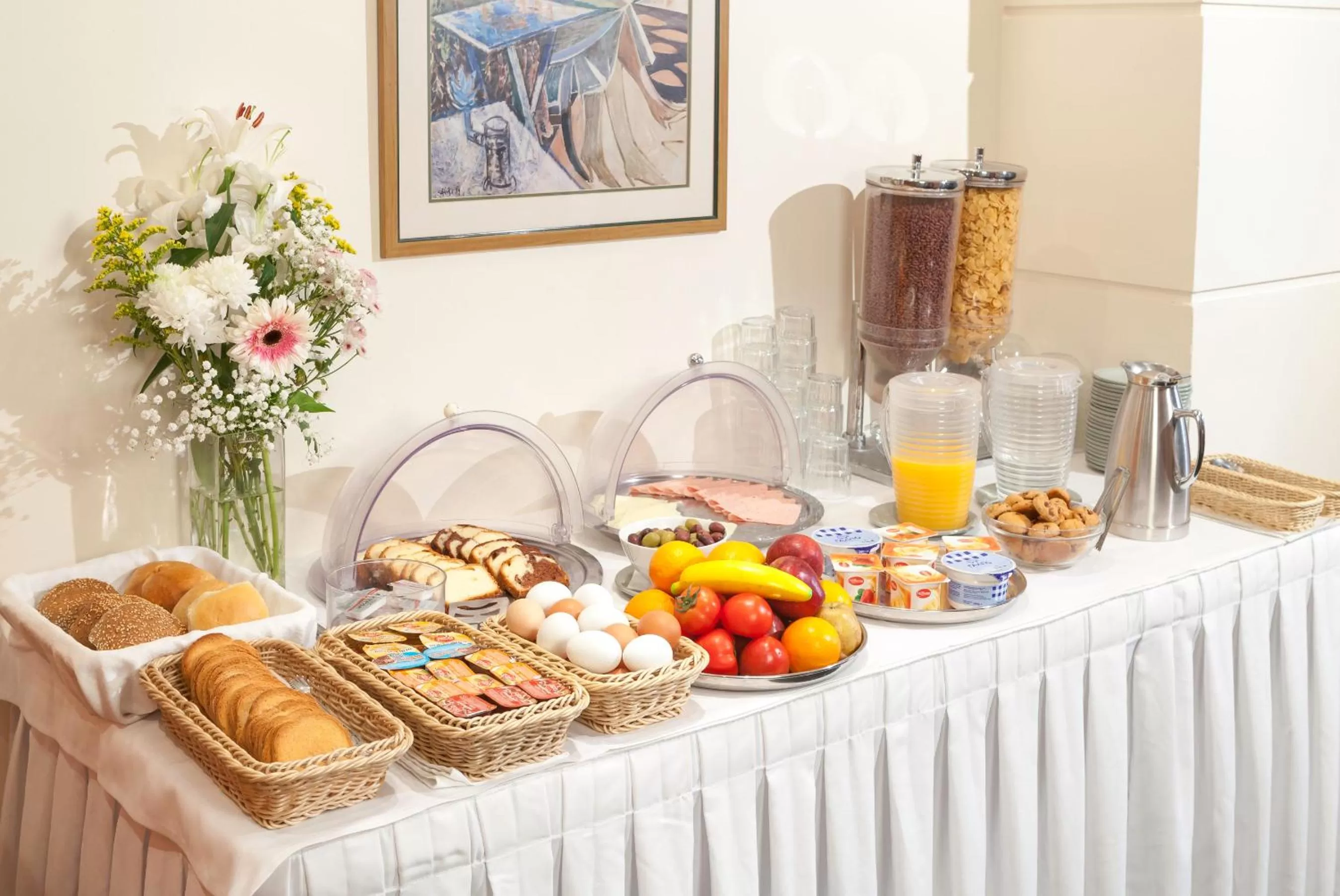 Continental breakfast in Lilia Hotel