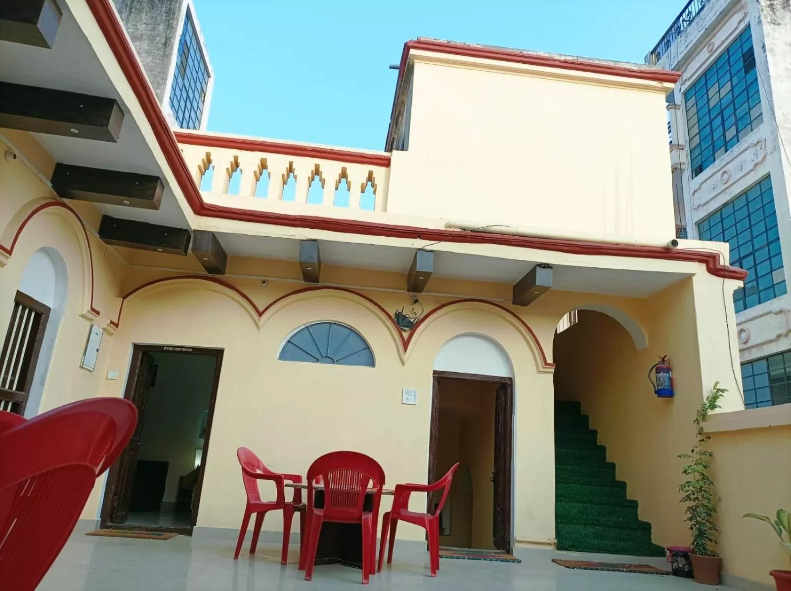 Balcony/Terrace in Foreigners Inn