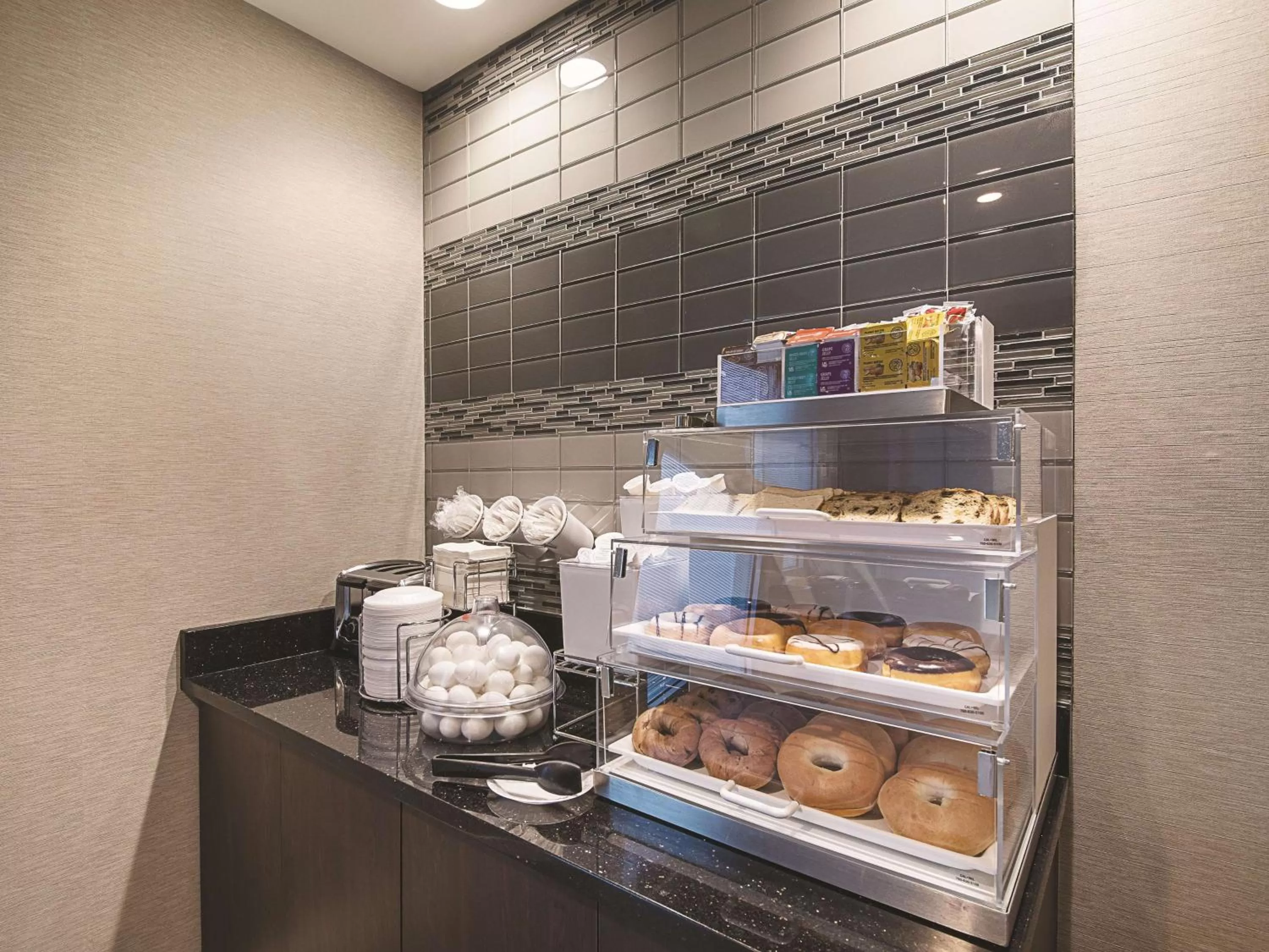 Restaurant/places to eat in La Quinta by Wyndham Austin Round Rock