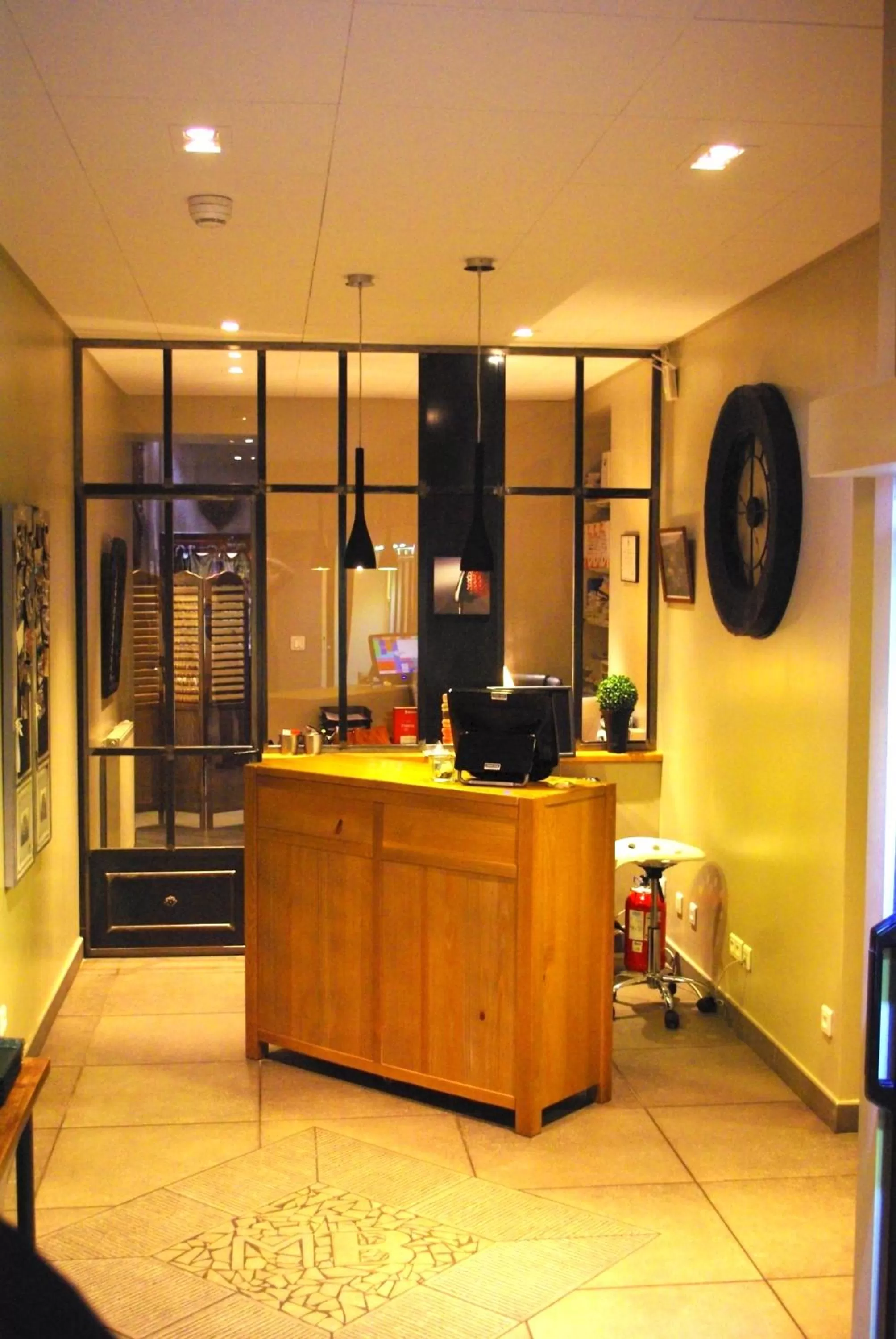 Lobby or reception in Logis Hôtel Burnichon