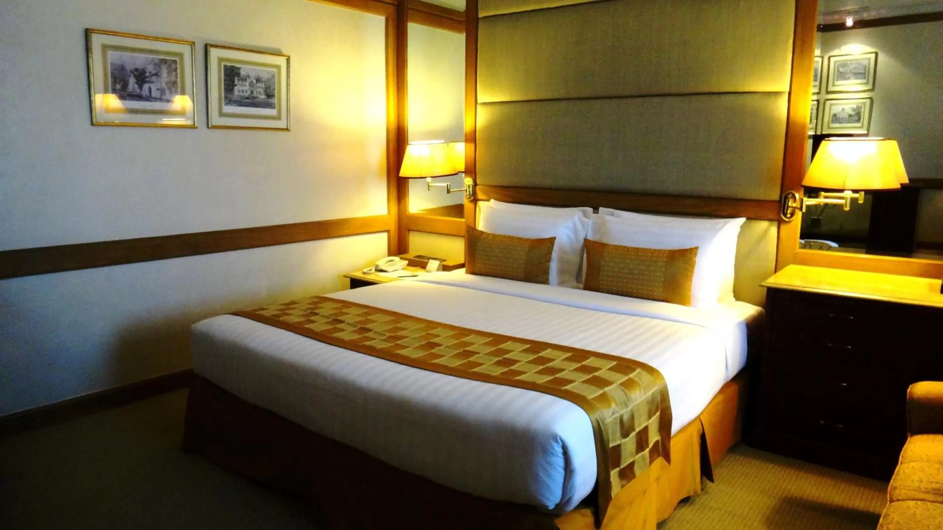 Bed in Arnoma Hotel Bangkok