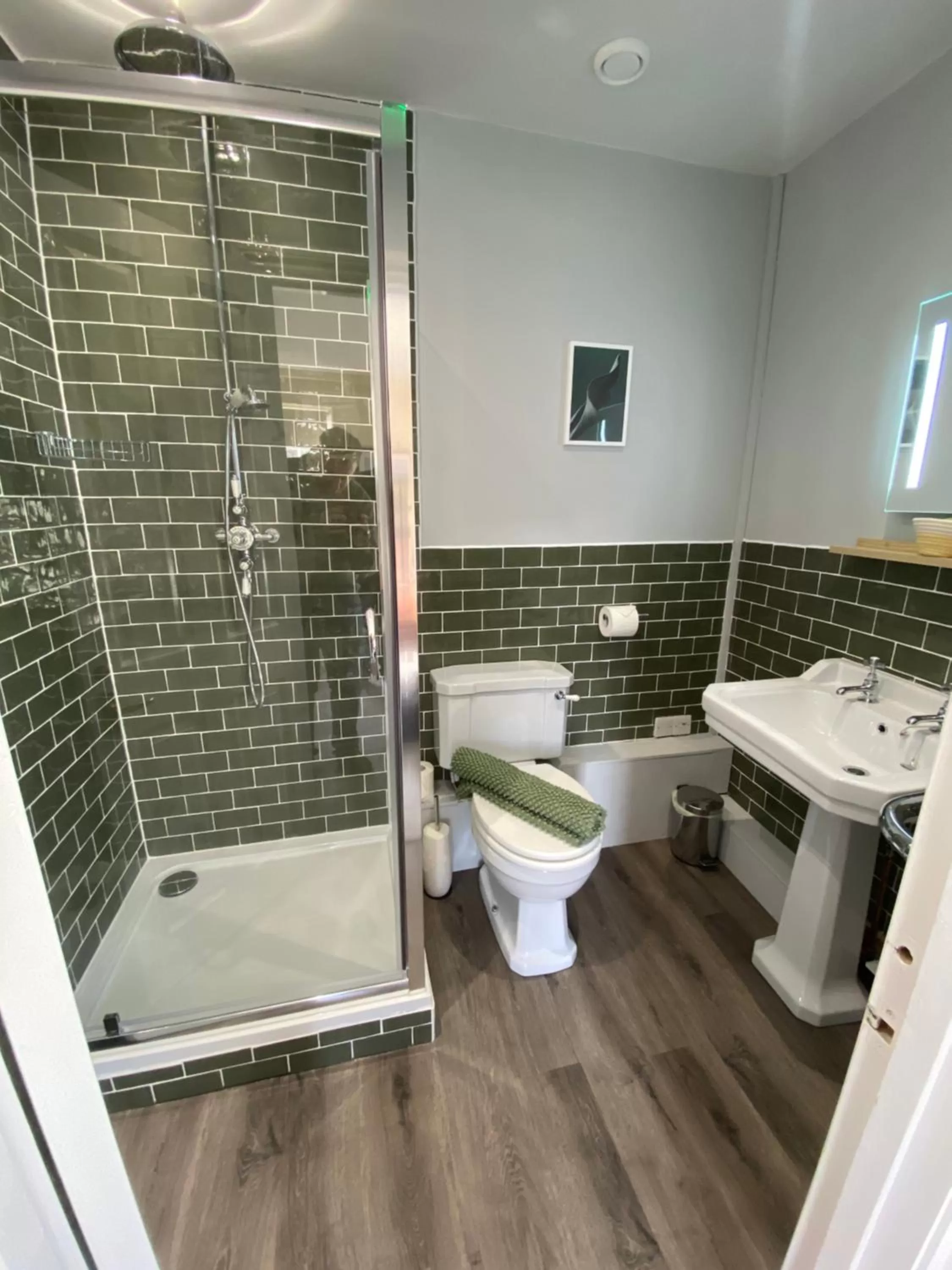 Bathroom in The White Hart Hotel