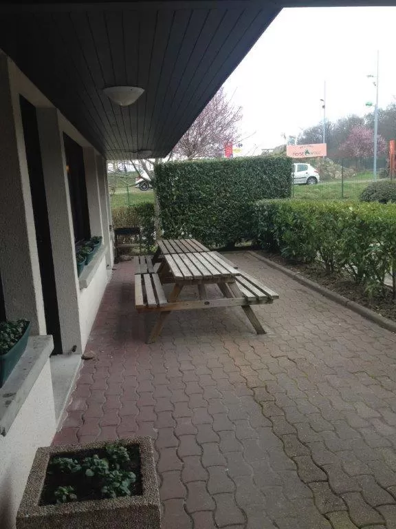 Patio in Ibis Budget Rambouillet