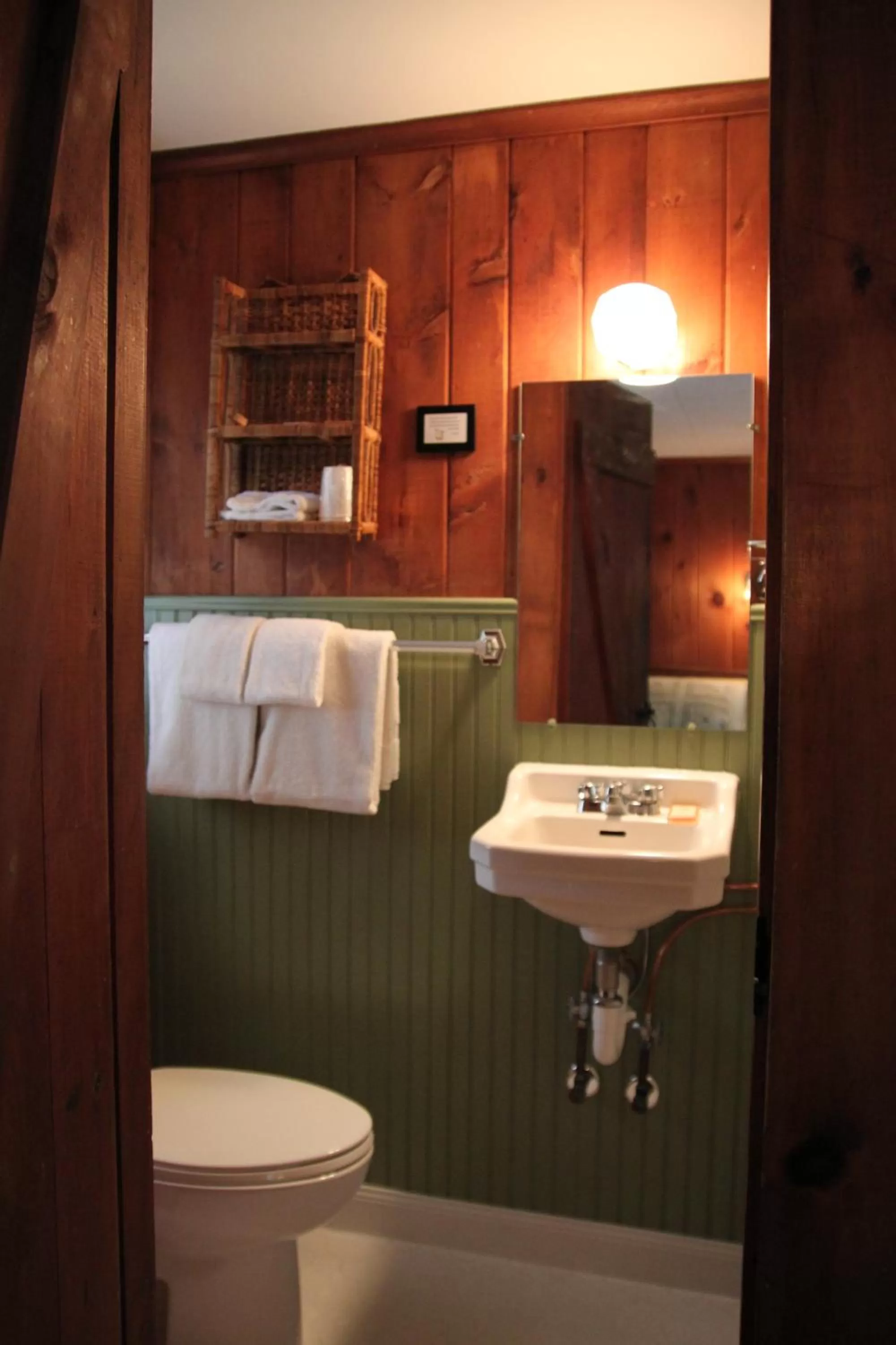 Bathroom in Phoenicia Lodge