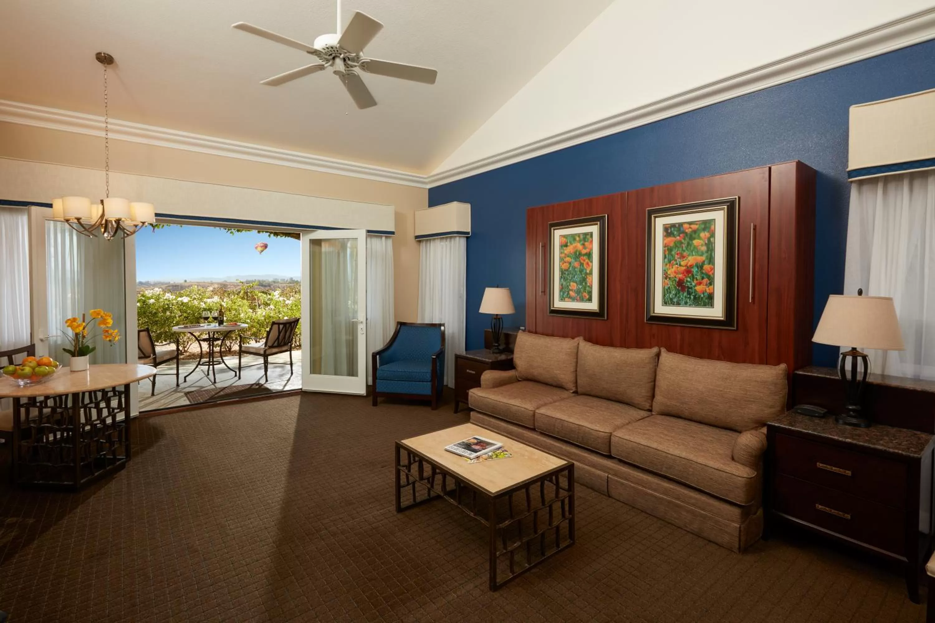 Living room in Carter Estate Winery and Resort