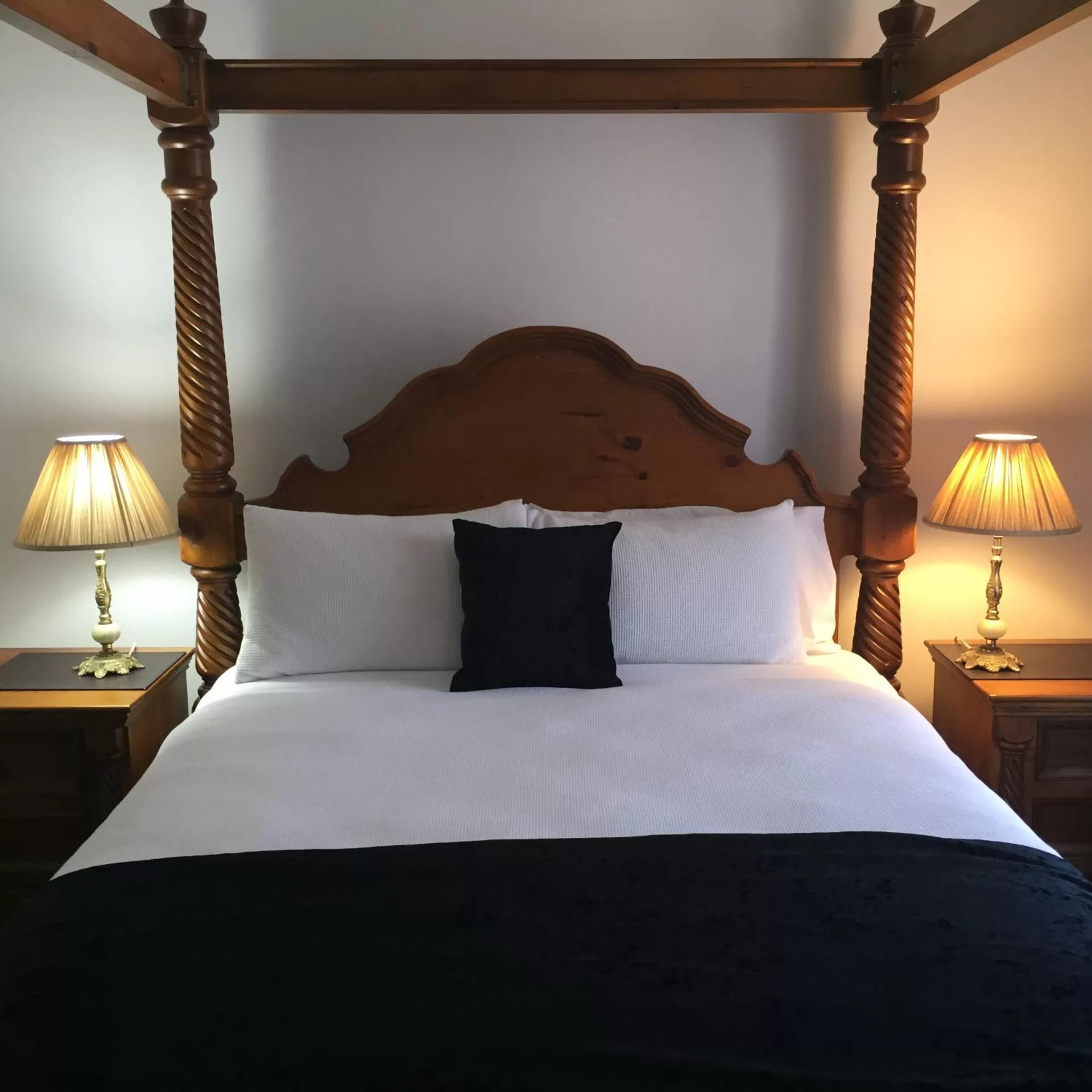 Bed in Art Hotel on York