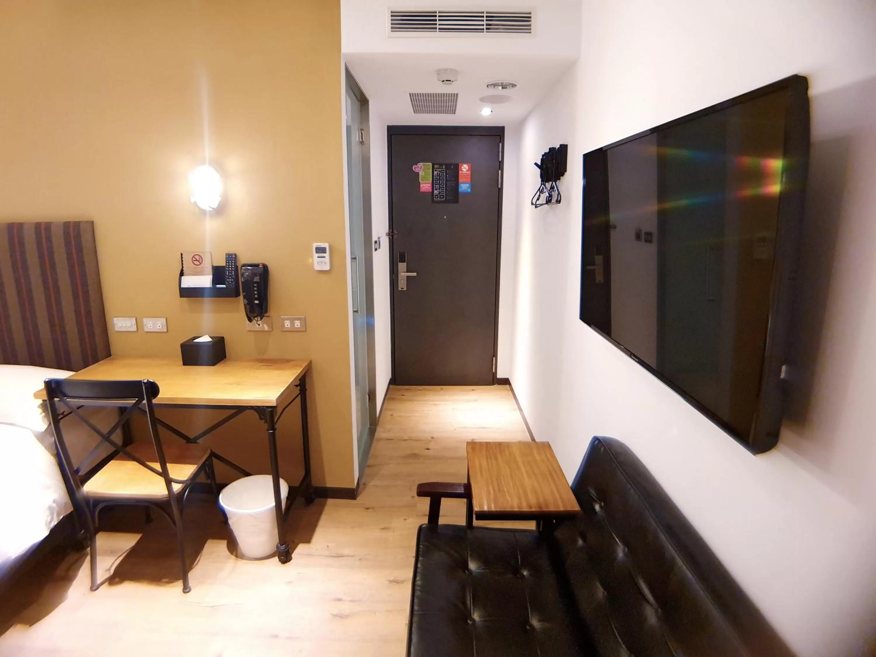 TV/Entertainment Center in Jia's Inn