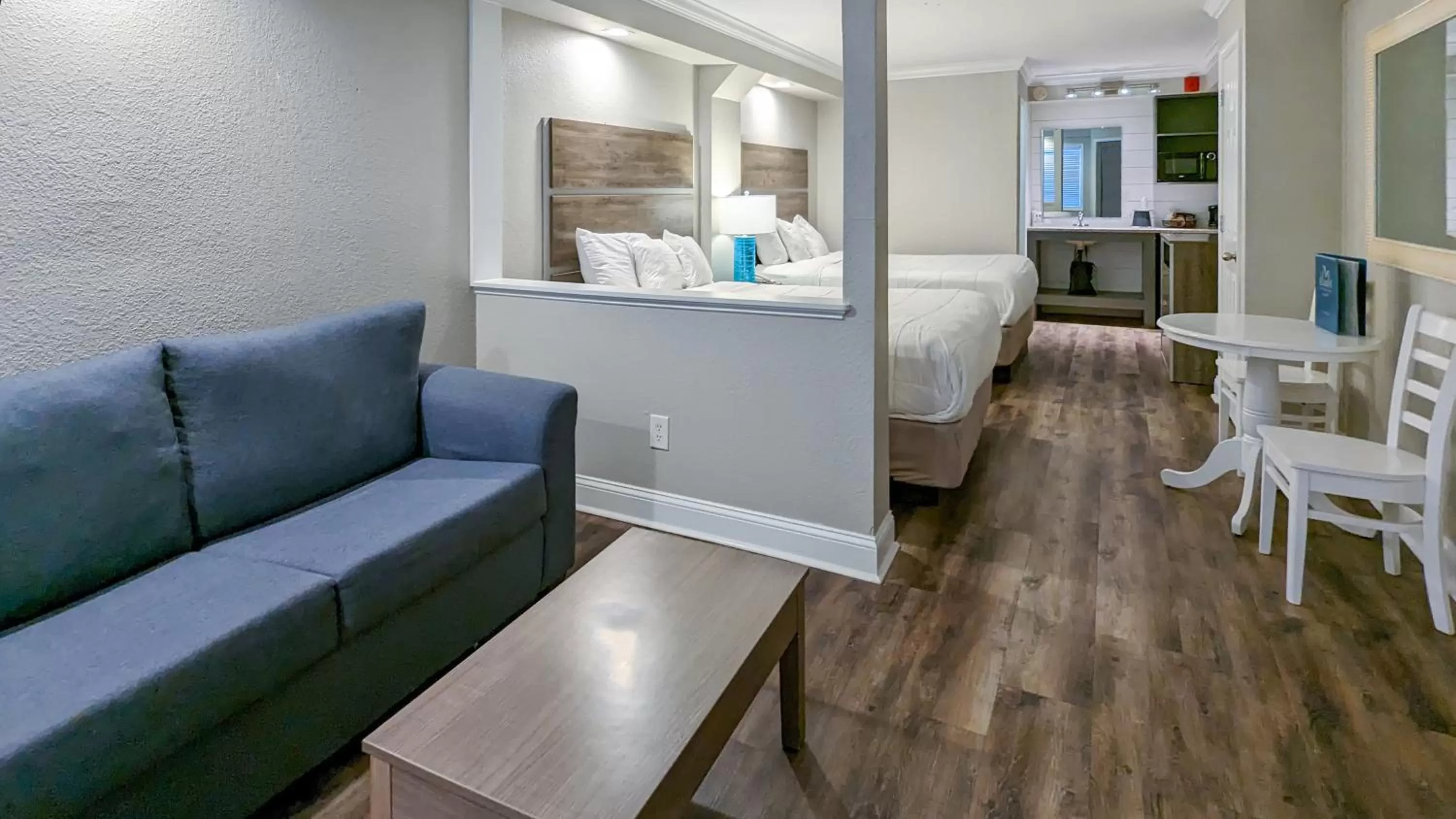 Bedroom, Bed in Islander Hotel & Resort