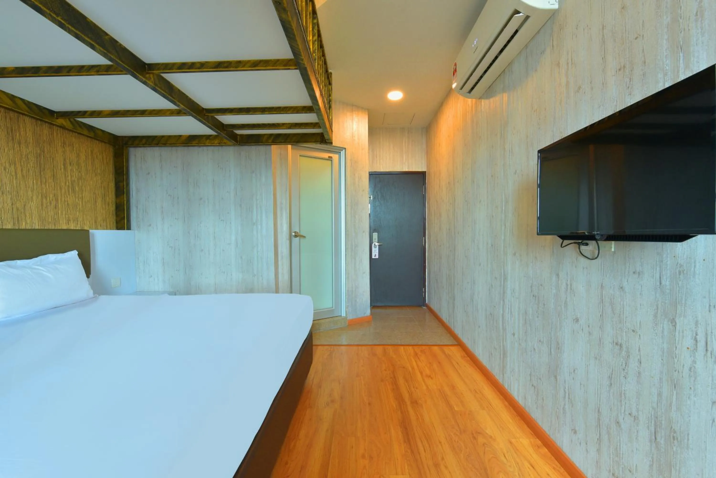 Bedroom, Bed in Townhouse OAK Hotel Holmes Johor Jaya