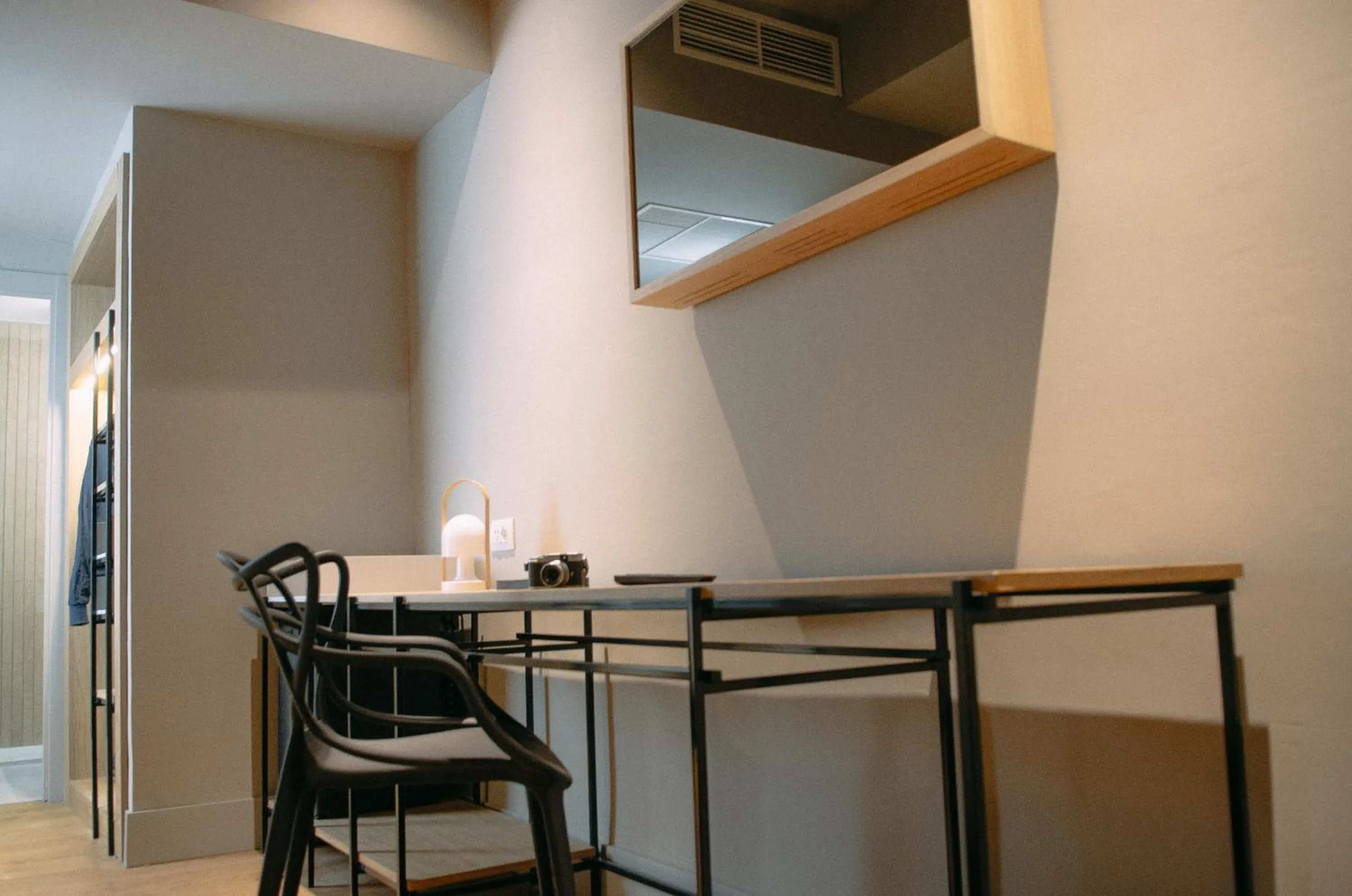 Decorative detail in One Shot Colón