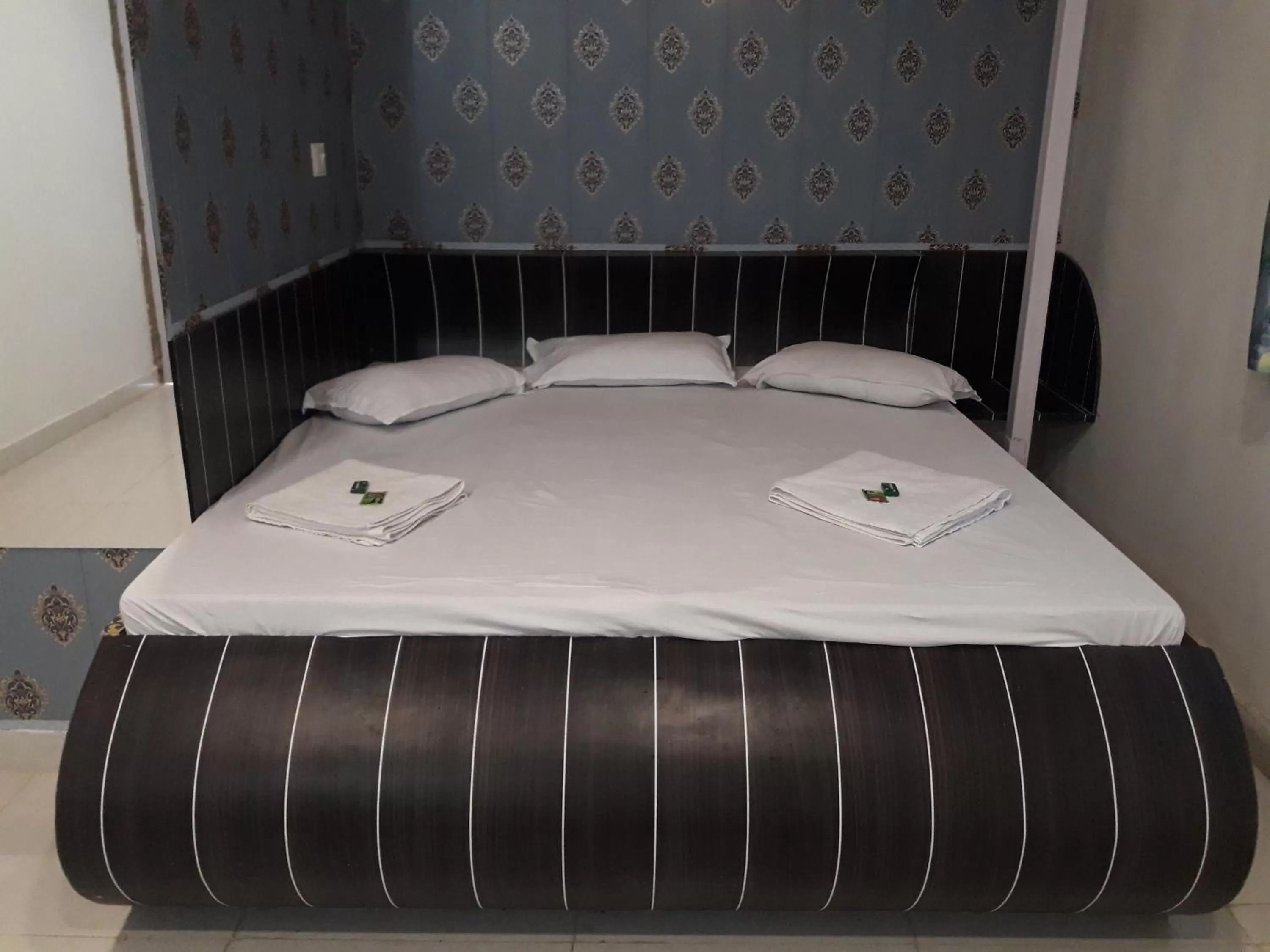 Bed in Hotel RAJVIHAR