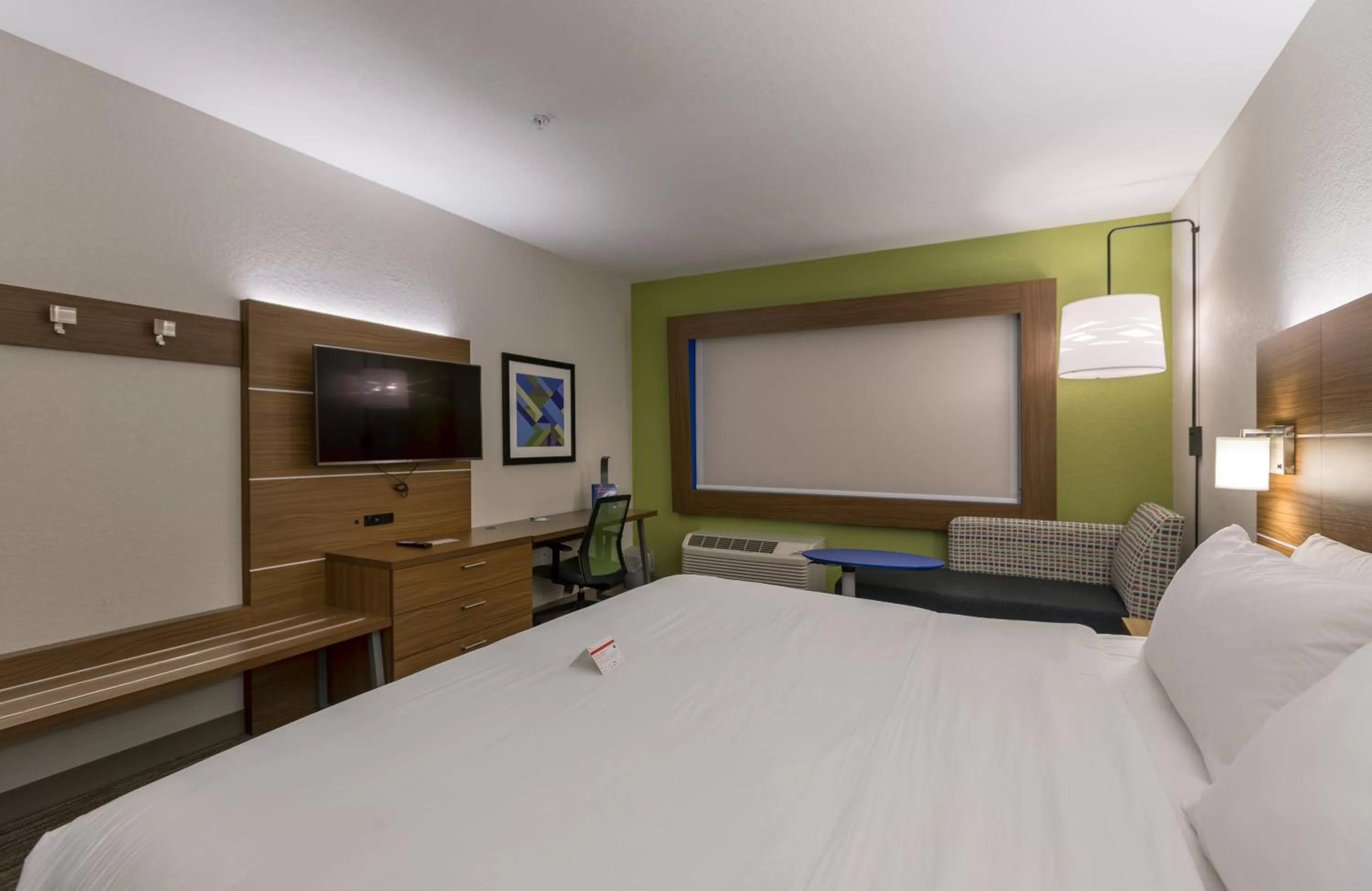 Photo of the whole room, Bed in Holiday Inn Express & Suites - San Marcos South by IHG