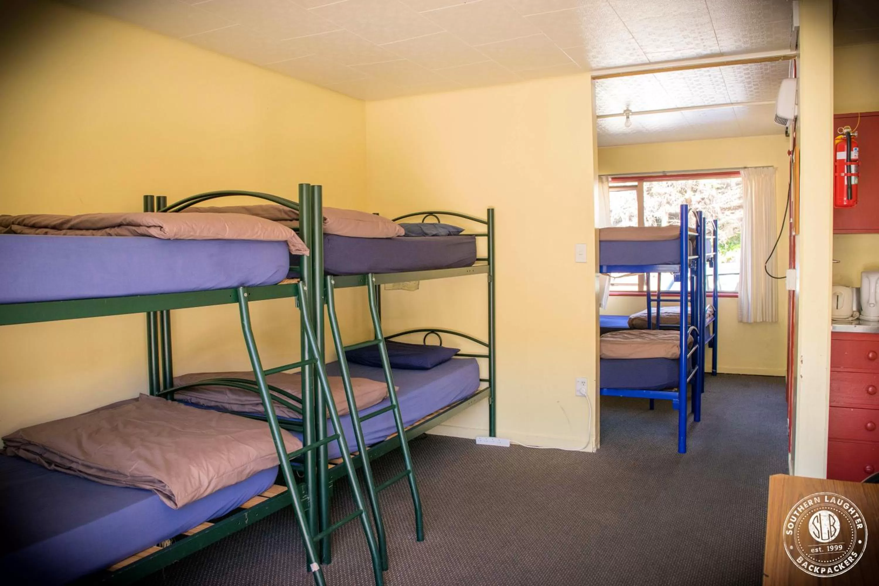 bunk bed, Bed in Southern Laughter Backpackers