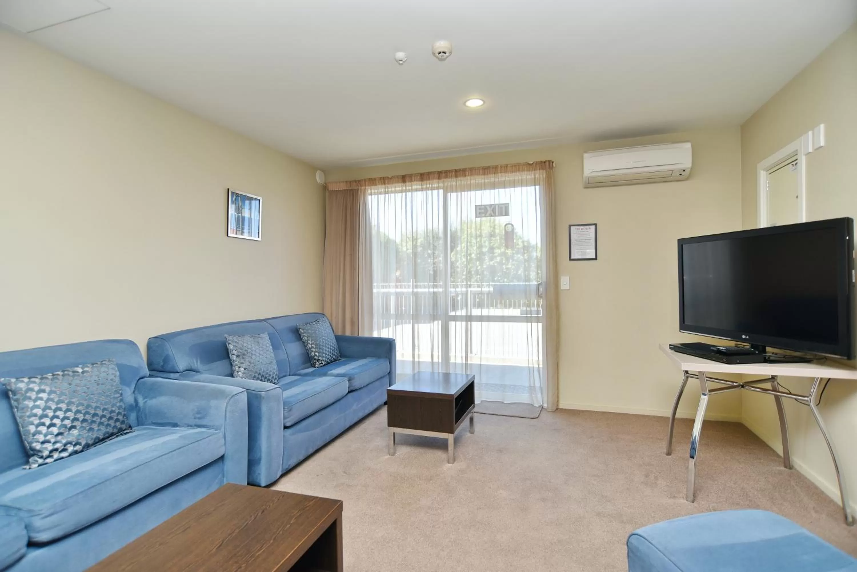 Communal lounge/ TV room, Seating Area in The Riverstone