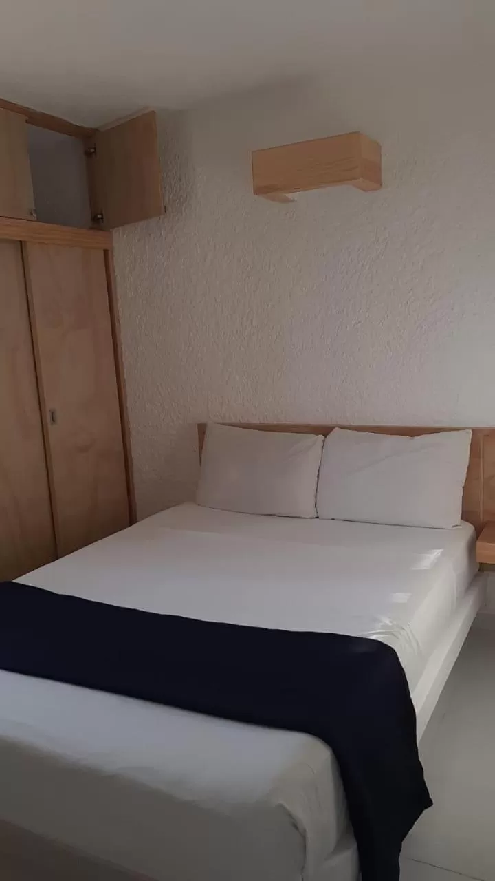 Bed in Mar Paraiso Queen