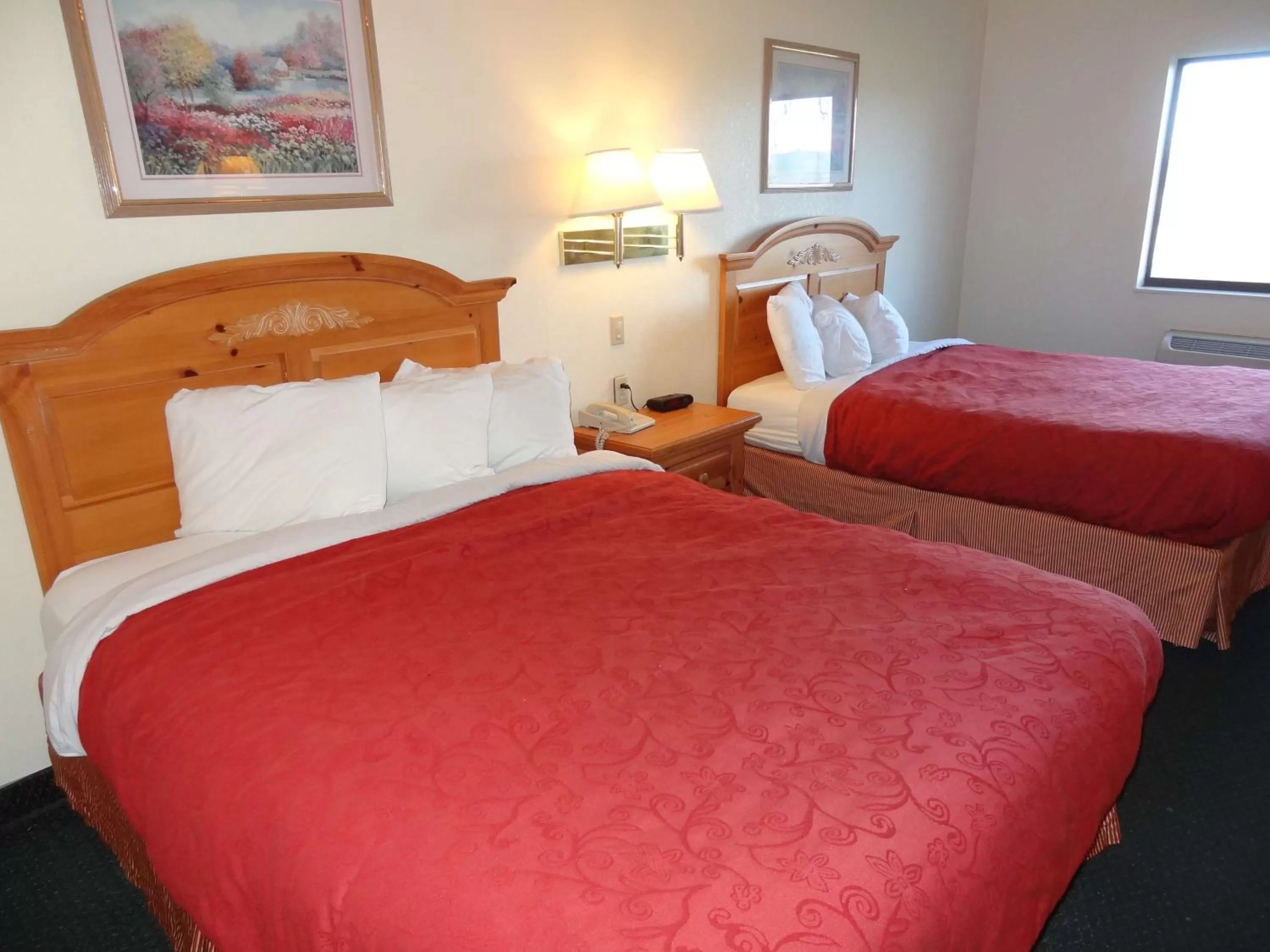Large Double Room in Motel 6 Portland, IN